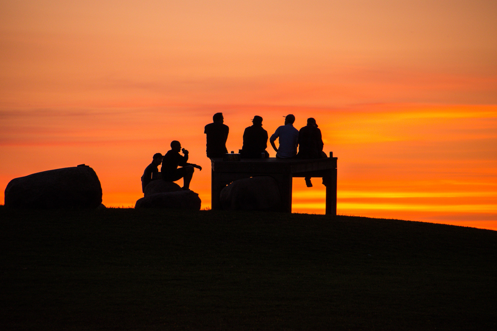 lidé, západ slunce, moře, nebe, silueta, svítání, večer, ráno, pobřeží, slunce, horizont, letní, Švédsko, soumrak, Sverige, světlo, svítání, venkovní, oceán, sk nel n, se, Ribersborg, ribban, pramen, solnedg ng, siluett, Malmo, m nniskor, hundrastlatsen