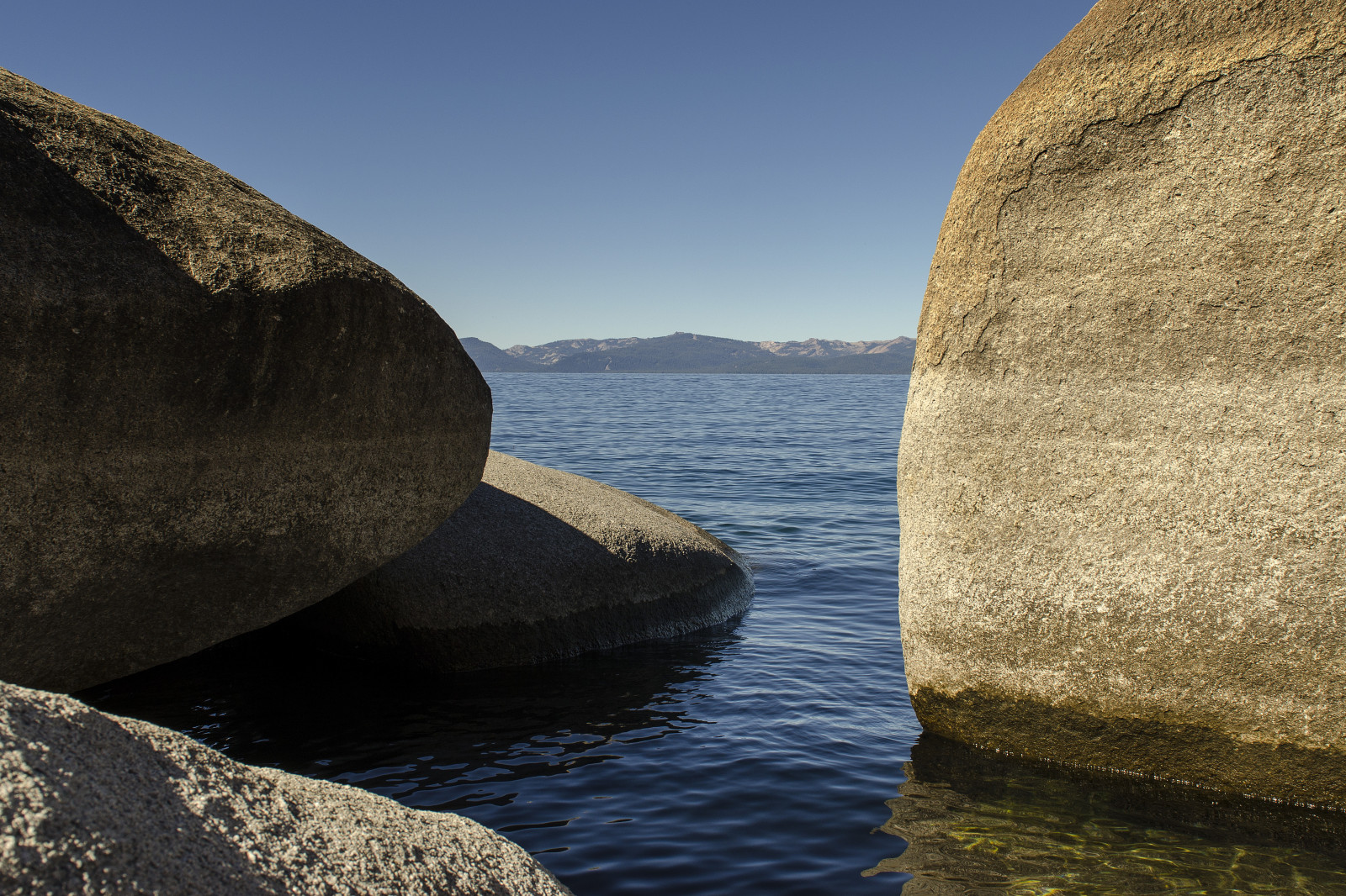 Kalifornie, modrý, letní, Spojené státy americké, hora, jezero, hory, západ, voda, krajina, nás, den, Pohled, Nevada, prohlížení památek, tahoe, skalnatý, Slunný, turista, Balvan, sierra, Průhledná, balvany, Vysokohorský, pobřeží, západní, destinace, rozsah, mrzutý, waterscape