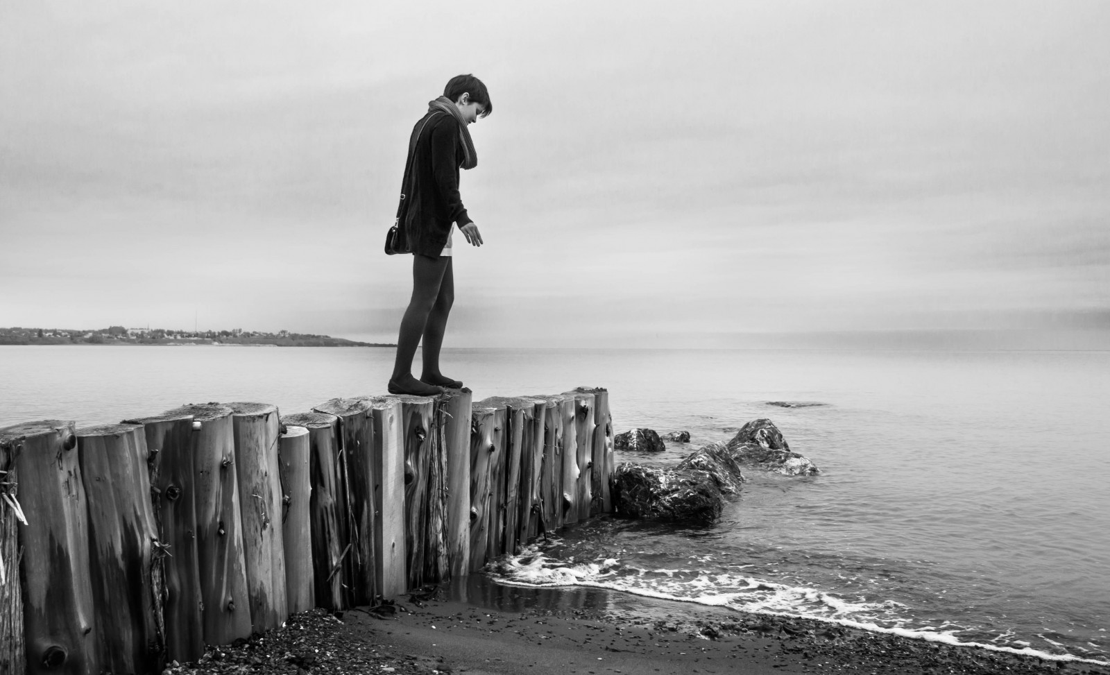 kontrast, bílý, Černá, černobílý, moře, voda, písek, nebe, fotografování, dřevo, pobřeží, horizont, Kanada, skály, stojící, Osoba, Upravit, Quebec, Lightroom, jasnost, mrak, tělesné, oceán, vlna, Černý a bílý, monochromatické fotografování, gaspesie, canont3, 1855kitlens, Saintgodefroi, stock photography