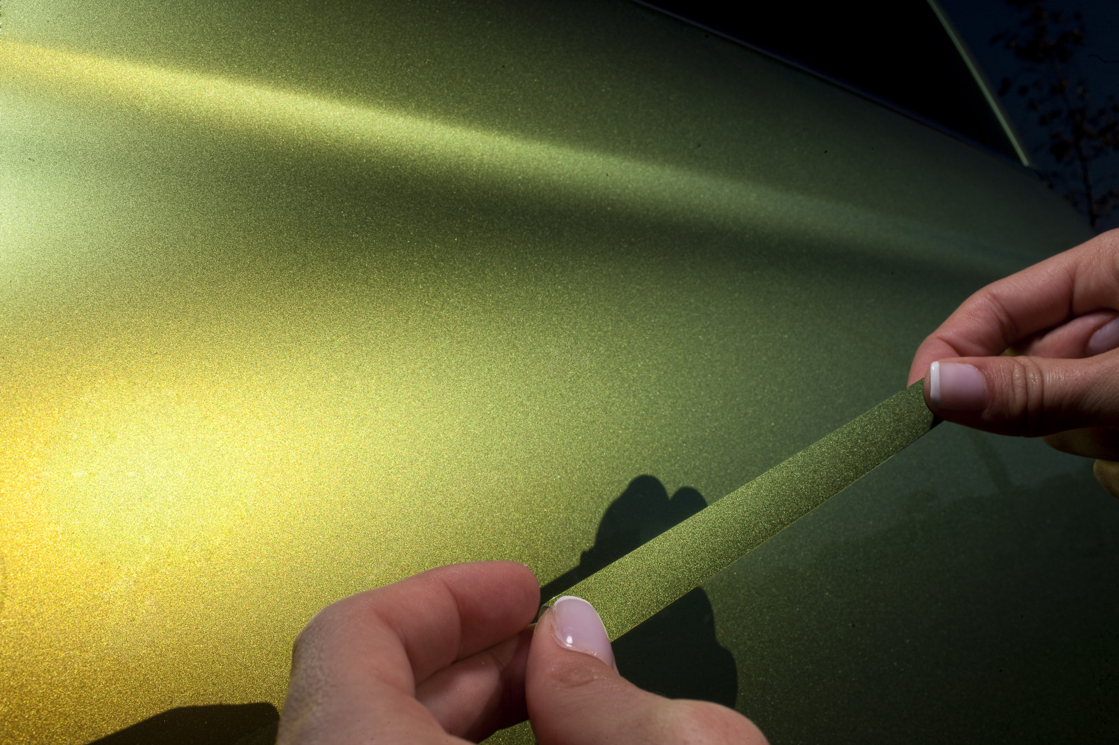 slunečnímu záření, zelená, žlutý, sklenka, kruh, 2013, netcarshow, netcar, obrázky vozidel, photo auto, světlo, barva, ruka, prst, tvar, Rinspeed, Urban Commuter, Snímek obrazovky, zblízka, makro fotografie