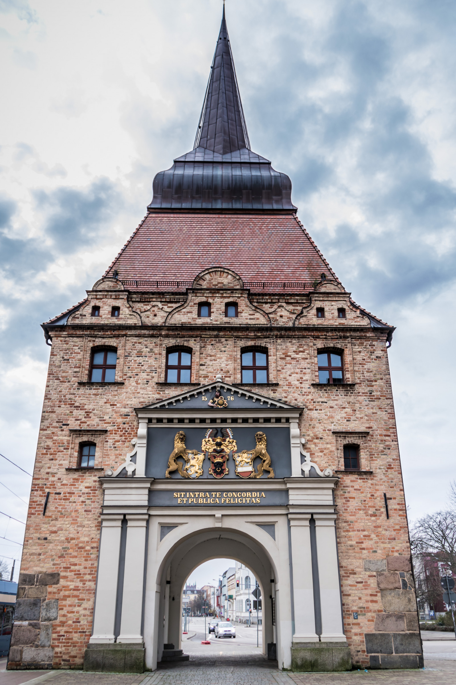 architektura, budova, Německo, věž, kostel, kaple, památník, byggnad, Německo, deutschland, Rostock, exif modelu canoneos760d, geocountry, Kamera aby kánon, geocity, Model fotoaparátu canoneos760d, geostate, geolocation, EXIF čočka efs18200mmf3556is, exif aby kánon, EXIF isospeed 100, exif focallength 18mm, EXIF otvor 45, mezník, fasáda, místo uctívání, kostelní věž, zvonice