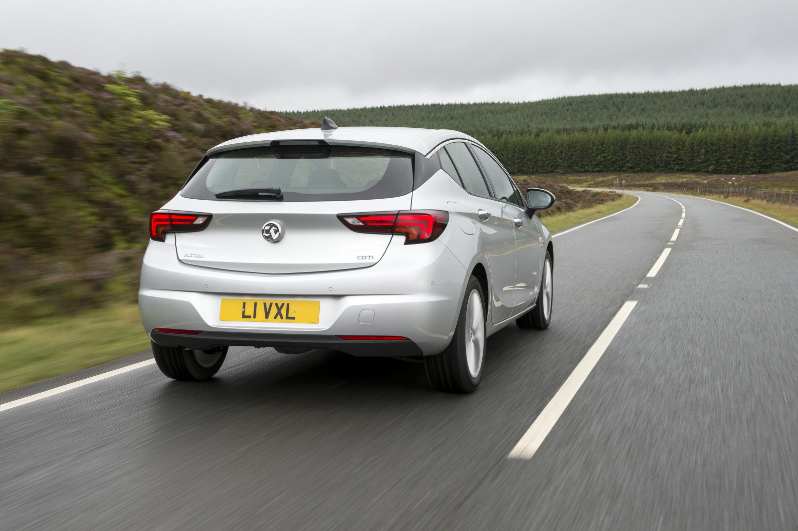 Auto, Fahrzeug, Limousine, Vauxhall, Netcarshow, Netcar, Auto Bilder, Auto Foto, 2016, Astra CDTI, Landfahrzeug, Automobil-Design, Automotive außen, Automobil machen, Familienwagen, Kompaktwagen, Exekutivwagen, Mittleres Auto, Mazda3