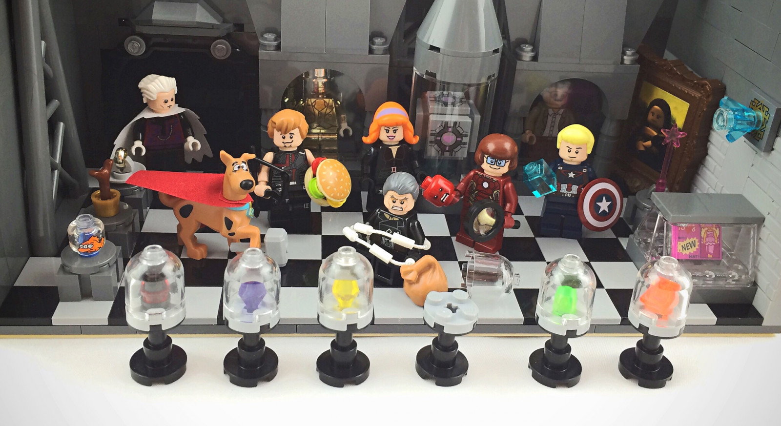 LEGO, Fred, lýkovec, duchové, Scooby Doo, Hawkeye, střapatý, Černá vdova, Thor, zázrak, kapitán Amerika, Velma, Avengers, záhady, Redskull, minifigures, sběratel, Mysteryinc, Nekonečné kameny