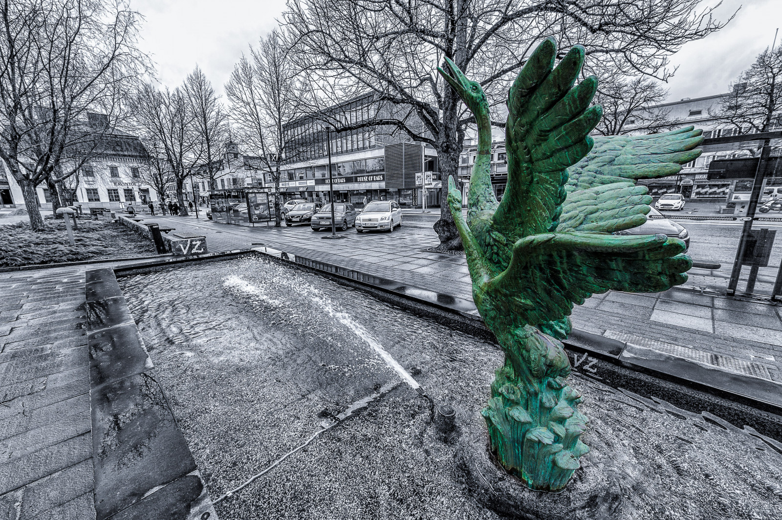 krajina, černobílý, ulice, voda, tráva, zima, větev, zelená, Nikon, Finsko, kašna, Lightroom, pamětní, Suomi, strom, 14mm, list, rostlina, tělesné, Topas, flickrtravelaward, D700, selectivecolour, 1424mm, urban area, Černý a bílý, monochromatické fotografování, dřevina, Lappeenranta, extraordinarilyimpressive, selectivecoloring, topazbweffects2