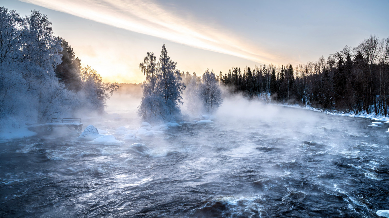 mrak, voda, nebe, vodní zdroje, rostlina, strom, Natural landscape, jezero, vodní tok, atmosférický jev, modřín, zmrazení, krajina, vodní prvek, geologický fenomén, jaro, svítání, mořská vlna, Evergreen, les, horizont, vítr, sníh, mlha, pobřeží, mlha, zima, geologie, divočina, vlna, meteorologický jev, kašna, zvuk, nádrž, oceán, mráz, večer, jehličnatý strom, odraz, západ slunce, Skála, soumrak, svítání, Rychlý, Volně žijících živočichů, spruce fir forest, tropical and subtropical coniferous forests, moře, gejzír, jedle, borovice, proud, borovice rodina, jezero, kouř, řeka