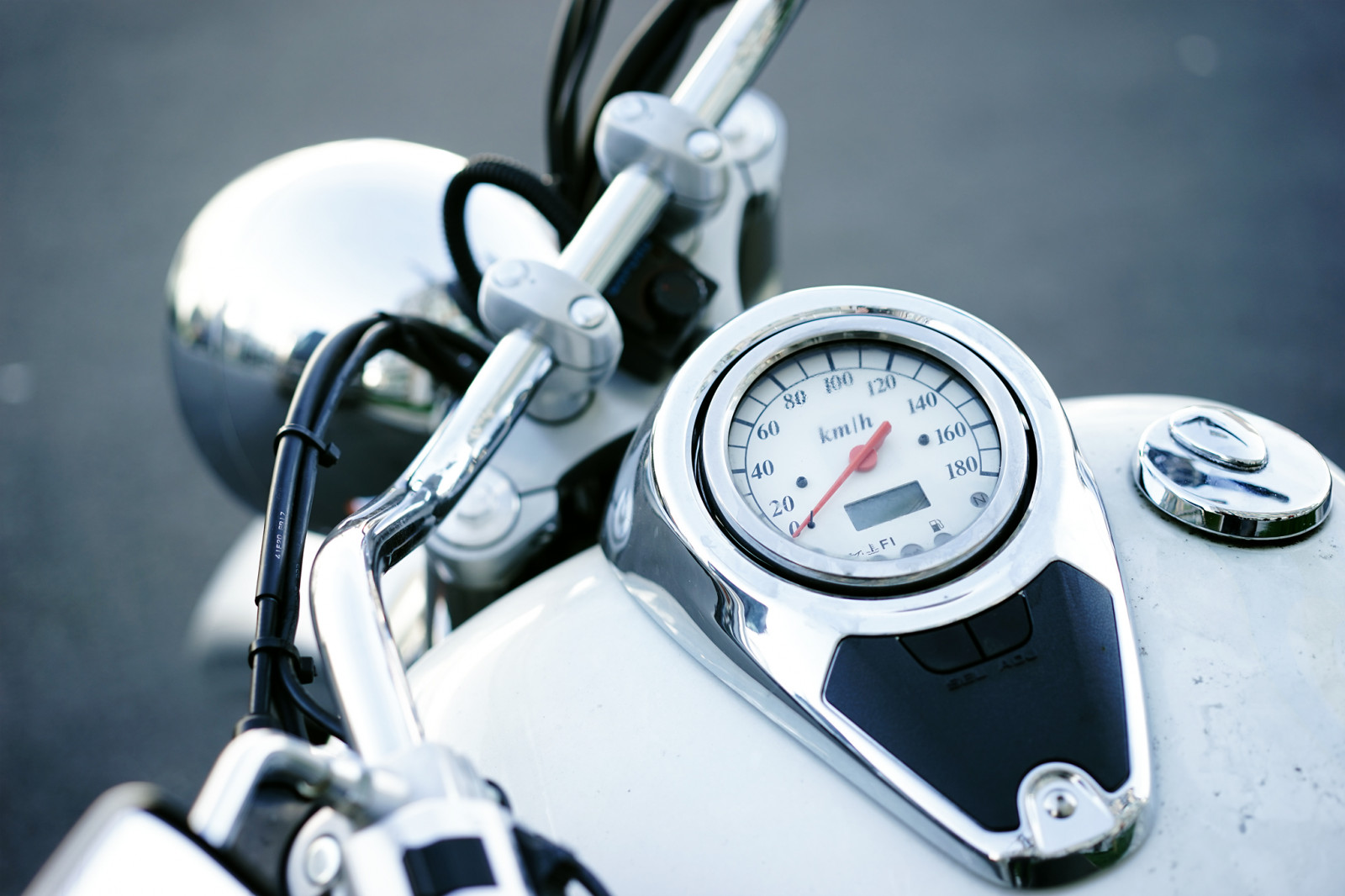 město, městský, Kanada, detail, kolo, Vancouver, Zeiss, lesklý, před naším letopočtem, nádrž, bokeh, Britská Kolumbie, motorka, chróm, nástroj, motocykl, Strathcona, rychloměr, palivová nádrž, fragment, princessavenue, 55mmf18, sonyalphaa7, zeisssonnartfe55mmf18za