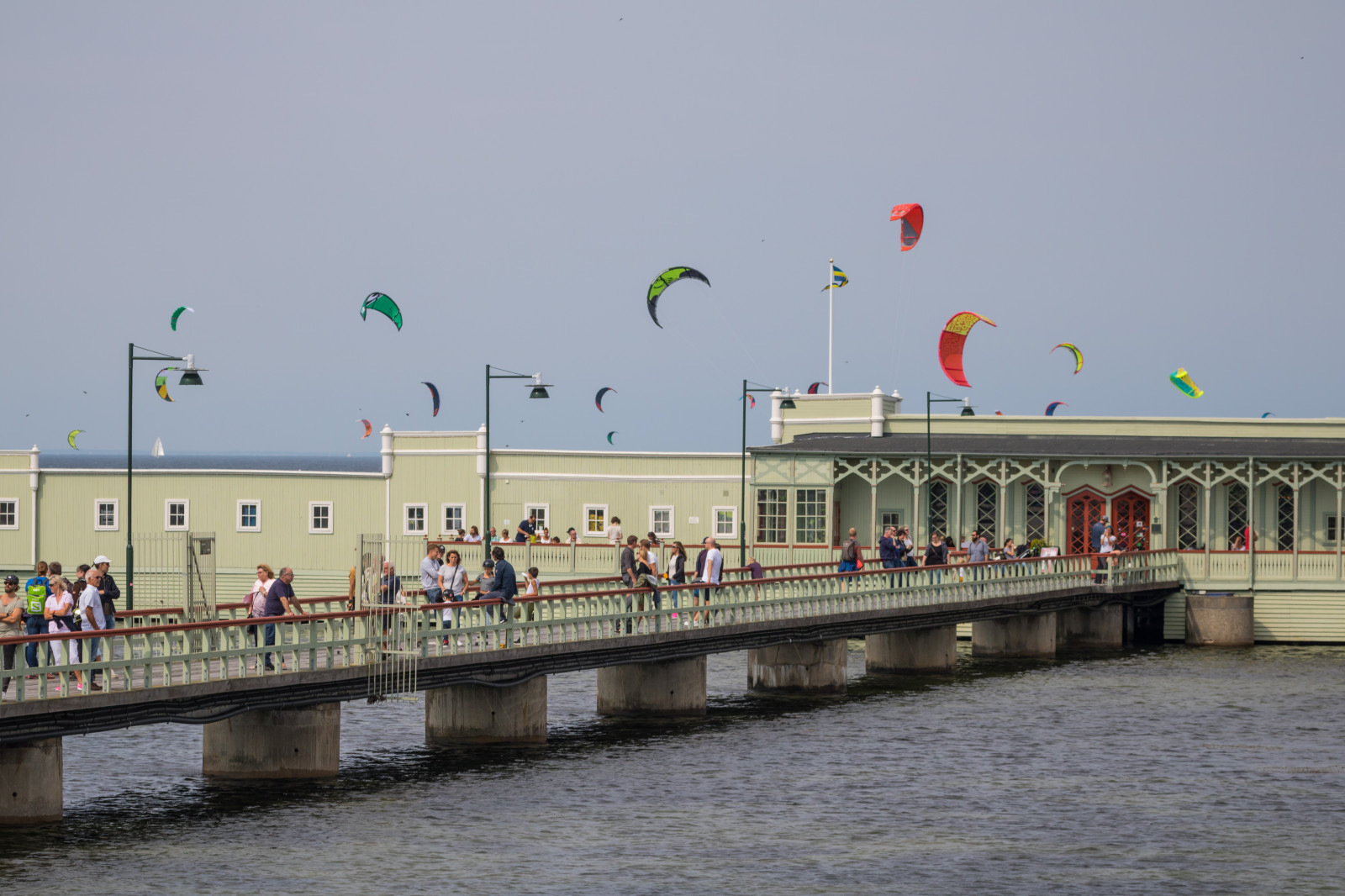 hav, strand, kyst, bro, mole, gangbro, kitesurfing, Ribersborg, Ribban, resund, hav, malmø, boardwalk, t vling, ribersborgskallbadhus, exif model canoneos760d, geocountry, kamera gør kanon, geocity, kameramodel canoneos760d, geostate, geolocation, exif gøre kanon, exif isospeed 100, exif åbning 71, exif focallength 100mm, exif linse ef70300mmf456lisusm, konkurrence, redbullbattleofthesund, kiteboarder, bade, vandveje