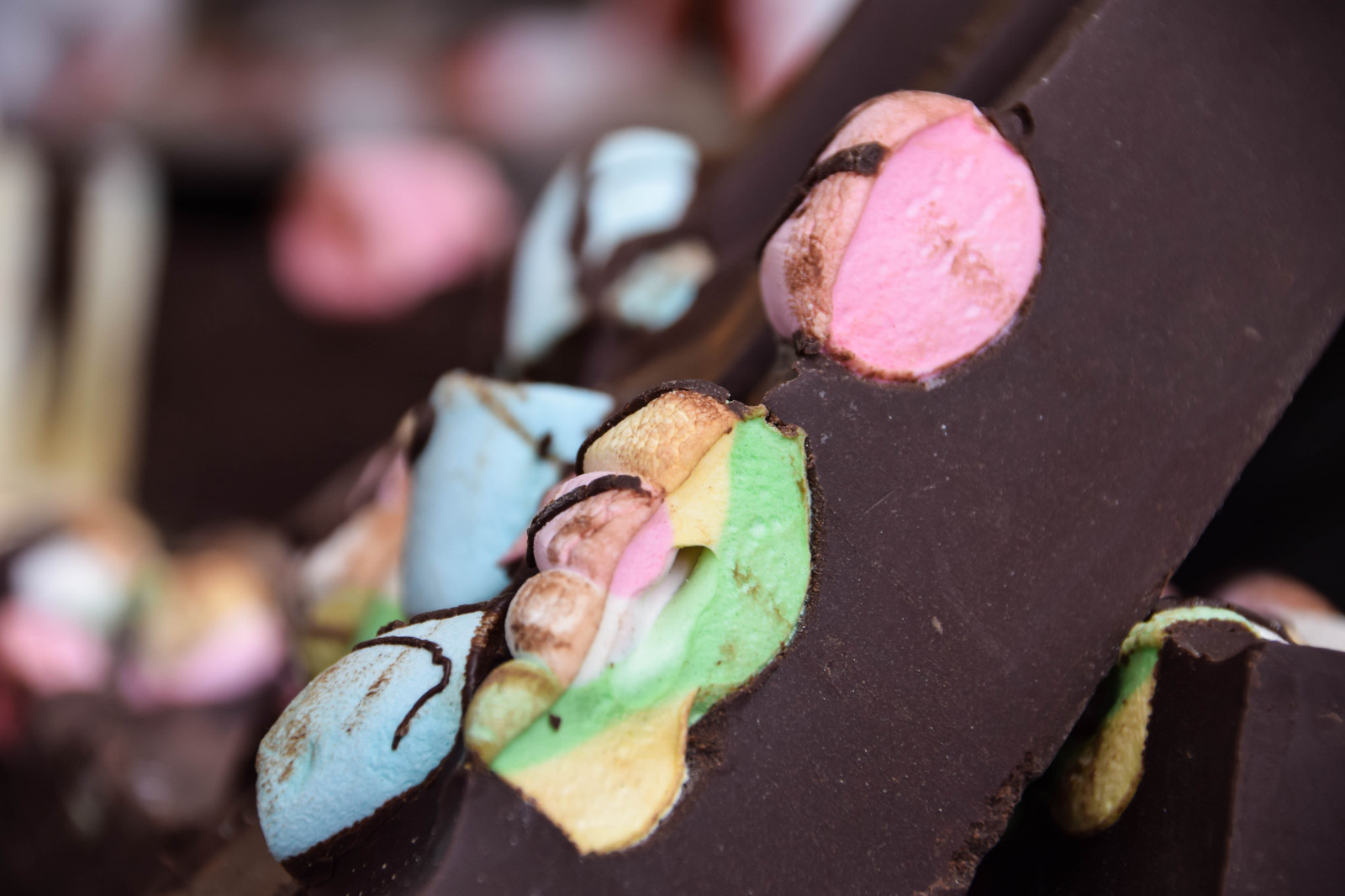 mad, by, fotografering, grøn, søde sager, Sverige, lyserød, forår, dessert, Sverige, farve, blad, blomst, udendørs, øje, hånd, sk nel n, SE, sk ne, Ystad, ystadkommun, bagværk, gademarked, foodmarket, foodmarekt, ystadsinternationalstreetmarket2016, sødme, fremstille, organ, tæt på, makrofotografering