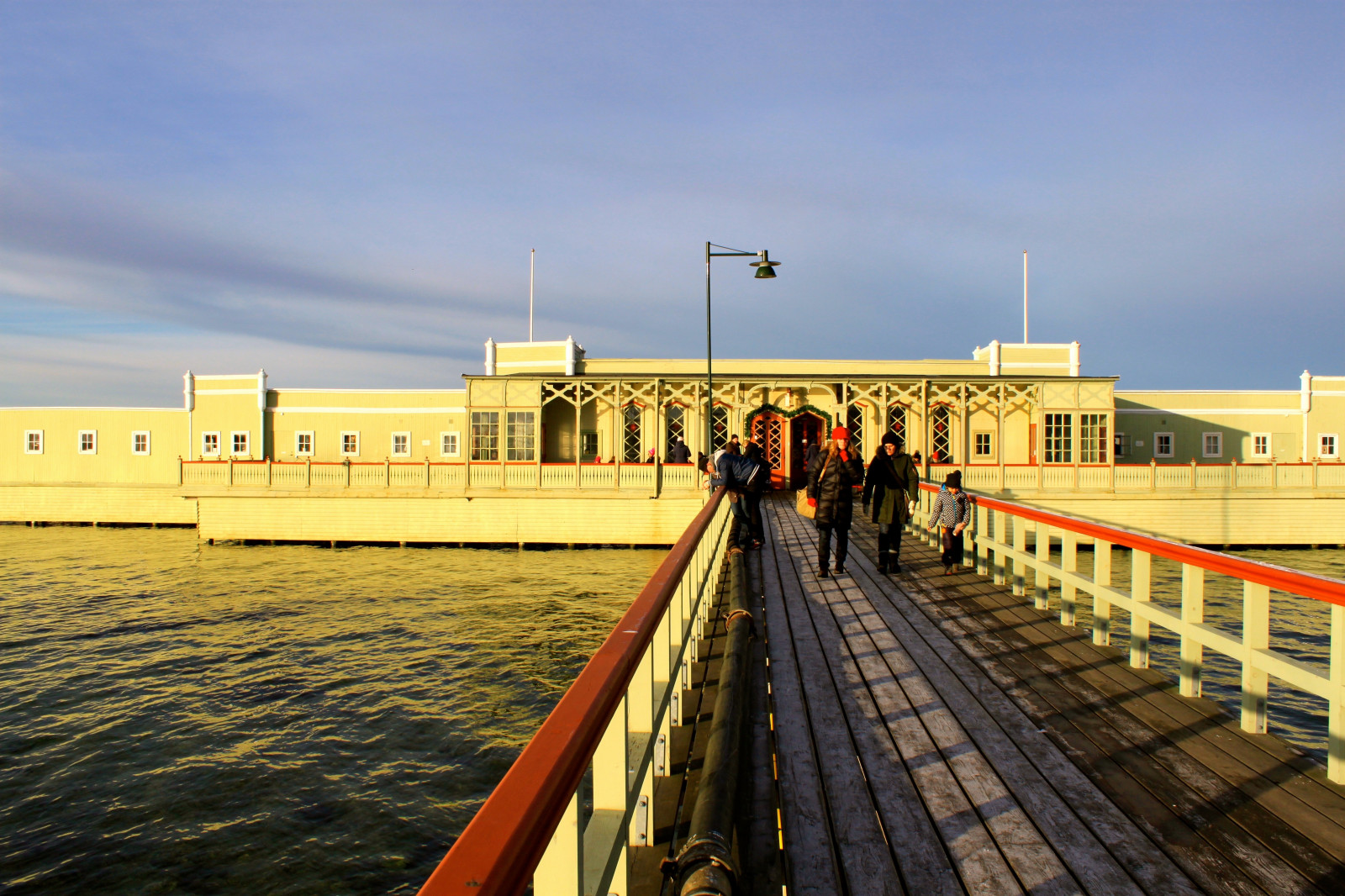 moře, voda, vozidlo, pláž, večer, pobřeží, most, molo, Švédsko, dok, doprava, chodník, světlo, oceán, Ribersborg, ribban, Brygga, Malmo, dřevěný, Kallis, kallbadhuset, bathinghouse, vodní