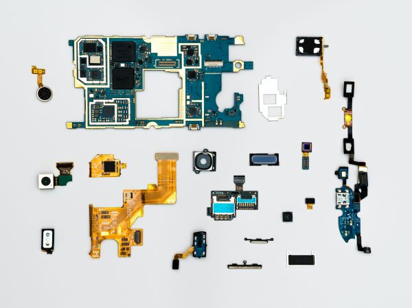 flat lay,electronics,circuit boards,white background,simple background,hardware