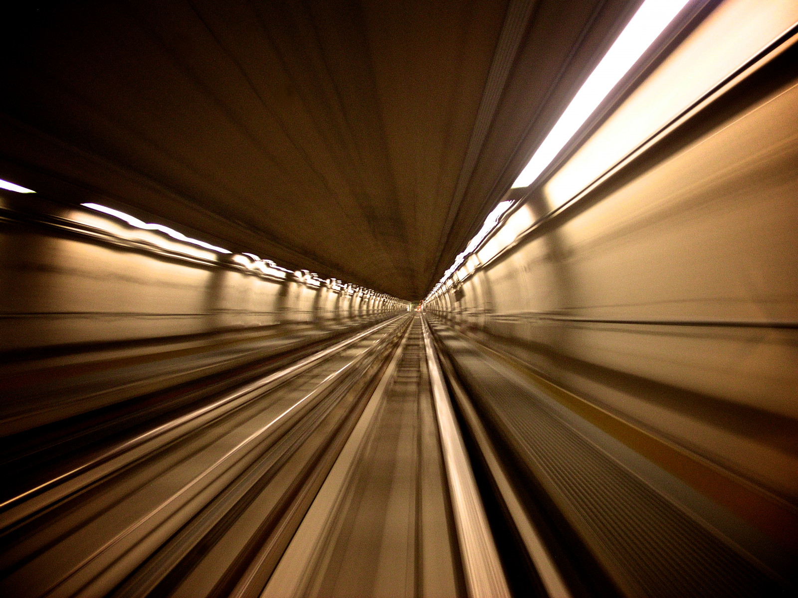 infrastruktura, světlo, osvětlení, dřevo, tunel, čára, symetrie, fixed link, slunečnímu záření, nebe, denní osvětlení, úhel, tma, noc, počítač tapeta