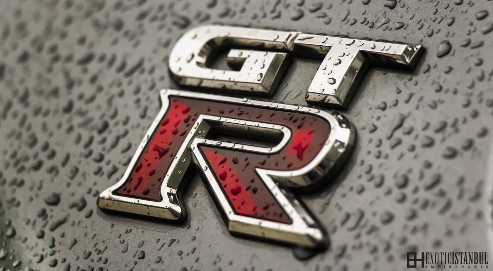 skrifttype, bildesign, product design, emblem, metal, logo, mærke