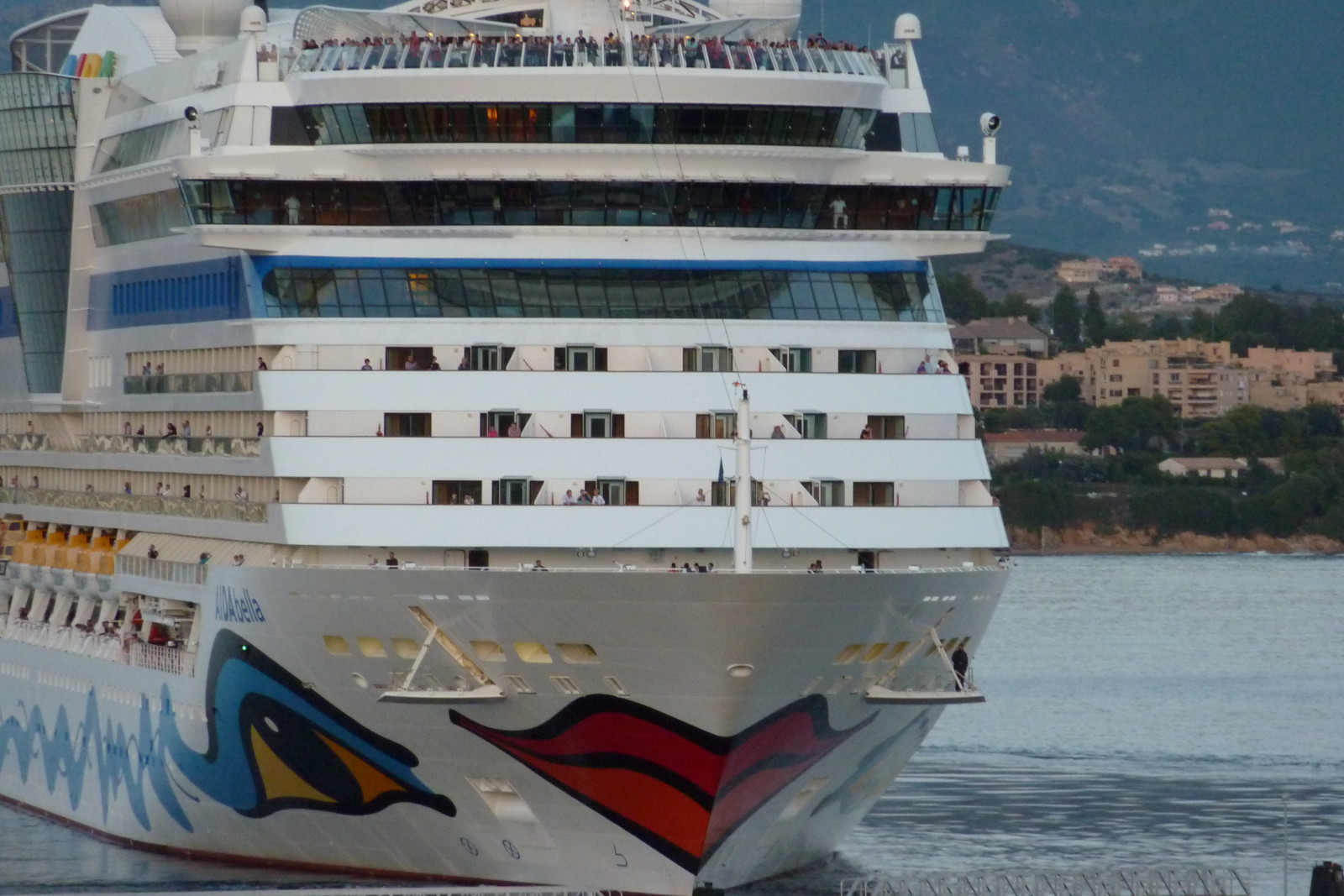 เรือ, เรือ, ทะเล, ยานพาหนะ, เรือสำราญ, เรือยอชท์, คอร์ซิกา, เรือข้ามฟาก, อายาชชอ, AIDA, รอสซี, เบลล่า, ท่าเรือ, เรือบรรทุกสินค้า, คอร์, mer, ใหญ่, navire, ด่วน, tino, paquebot, ล่องเรือ, croisi ใหม่, เรือยนต์, เรือโดยสาร, เรือเดินสมุทร