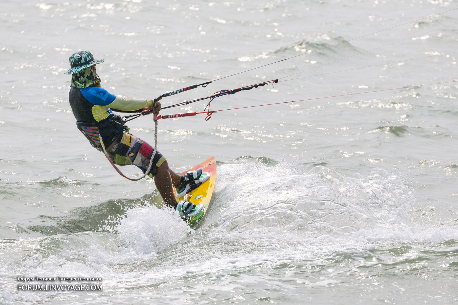 sportovní, lidé, bílý, Černá, loď, sport, moře, voda, vozidlo, vítr, Hračka, surfování, Thajsko, papírový drak, Létat, plachtění, Let, kitesurfing, Černý a bílý, venkovní, Černá bílá, oceán, vlna, kiteboarding, skok, phuket, phuketphotographernet, forumlinvoyagecom, křídlo, httpforumlinvoyagecom, padák, lodičky, mořská vlna, extrémní sport, slalom na lyžích, boardové sporty, vodní sport, individuální sporty, povrchové vodní sporty, Windsports, kite sporty, kanoe slalom