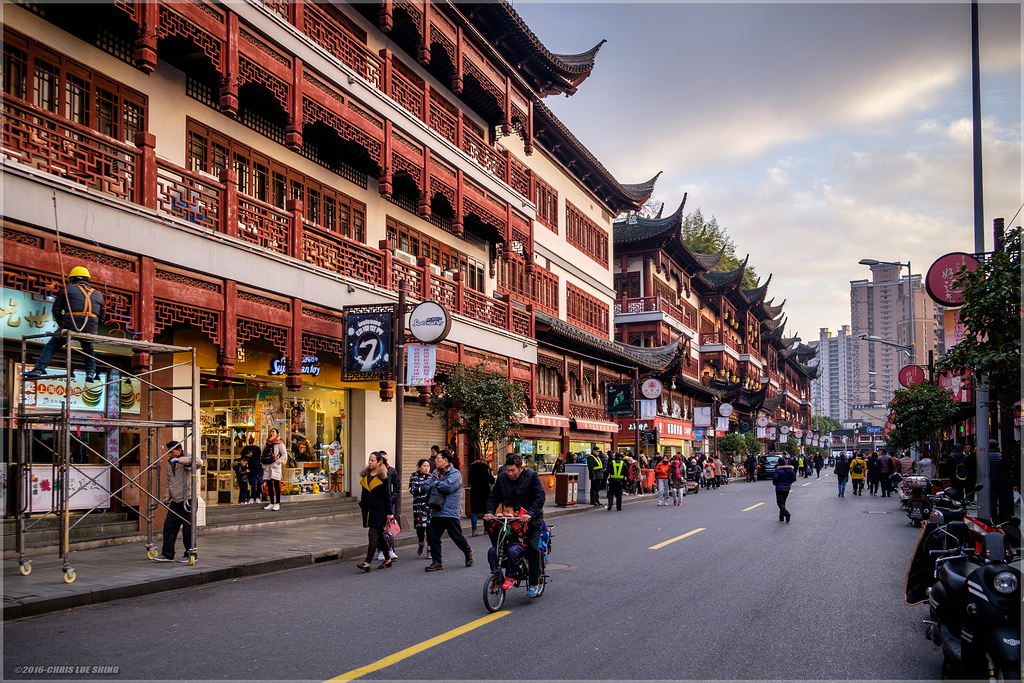 starý, město, ulice, architektura, starověký, Asie, Čína, auto, budova, nebe, silnice, Dům, Cestovní ruch, večer, město, náměstí, metropole, Shanghai, nakupování, infrastruktura, pěší, strom, centrum, cestovat, trh, budovy, turisté, náměstí, staré Město, mezník, fujifilmxt10, chrislueshing, fujinonxf1855mmf284, tržiště, fasáda, rekreace, staré Město, cn, pruh, urban area, Metropolitní oblast, sousedství, smíšené využití, veřejný prostor, shanghaishi