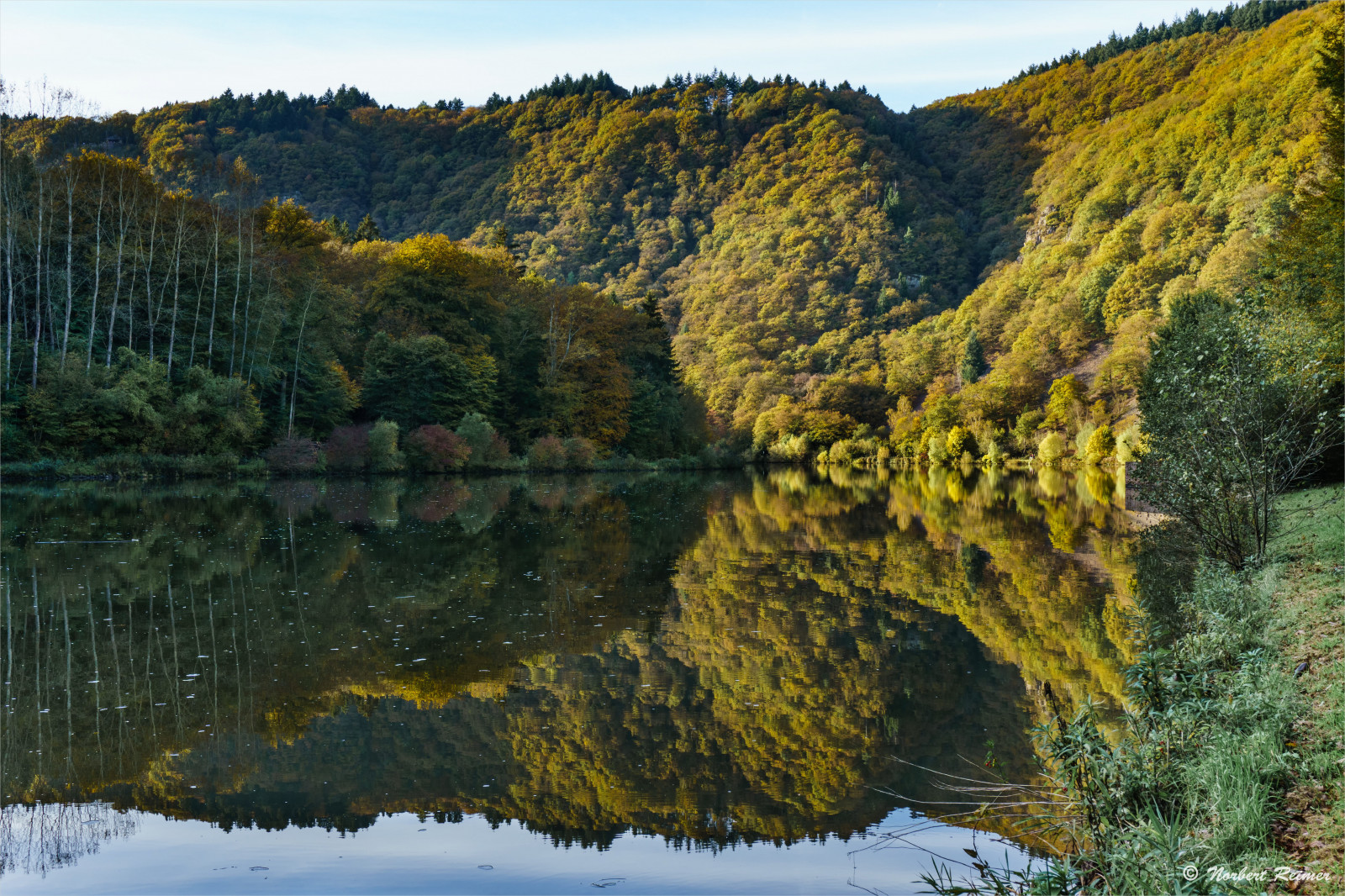 træer, landskab, Skov, bakke, sø, vand, natur, afspejling, himmel, grøn, flod, Sol, Nationalpark, ødemark, Dam, strøm, Bank, mount landskaber, naturreservat, Saarschleife, Saar, træ, efterår, blad, bjerg, de, natur, deutschland, vandløb, vegetation, gr n, bæk, wald, reservoir, Herbst, baum, sonne, b ume, fluss, tarn, reflexion, spiegelung, loch, tempererede nåleskove, biom, tempereret løvfældende skov, state Park, Mettlach, Saarland, Norbert, skrænt, Reimer, Cloef, Orscholz, vandressourcer, riparian zone, fluvial landforms of streams