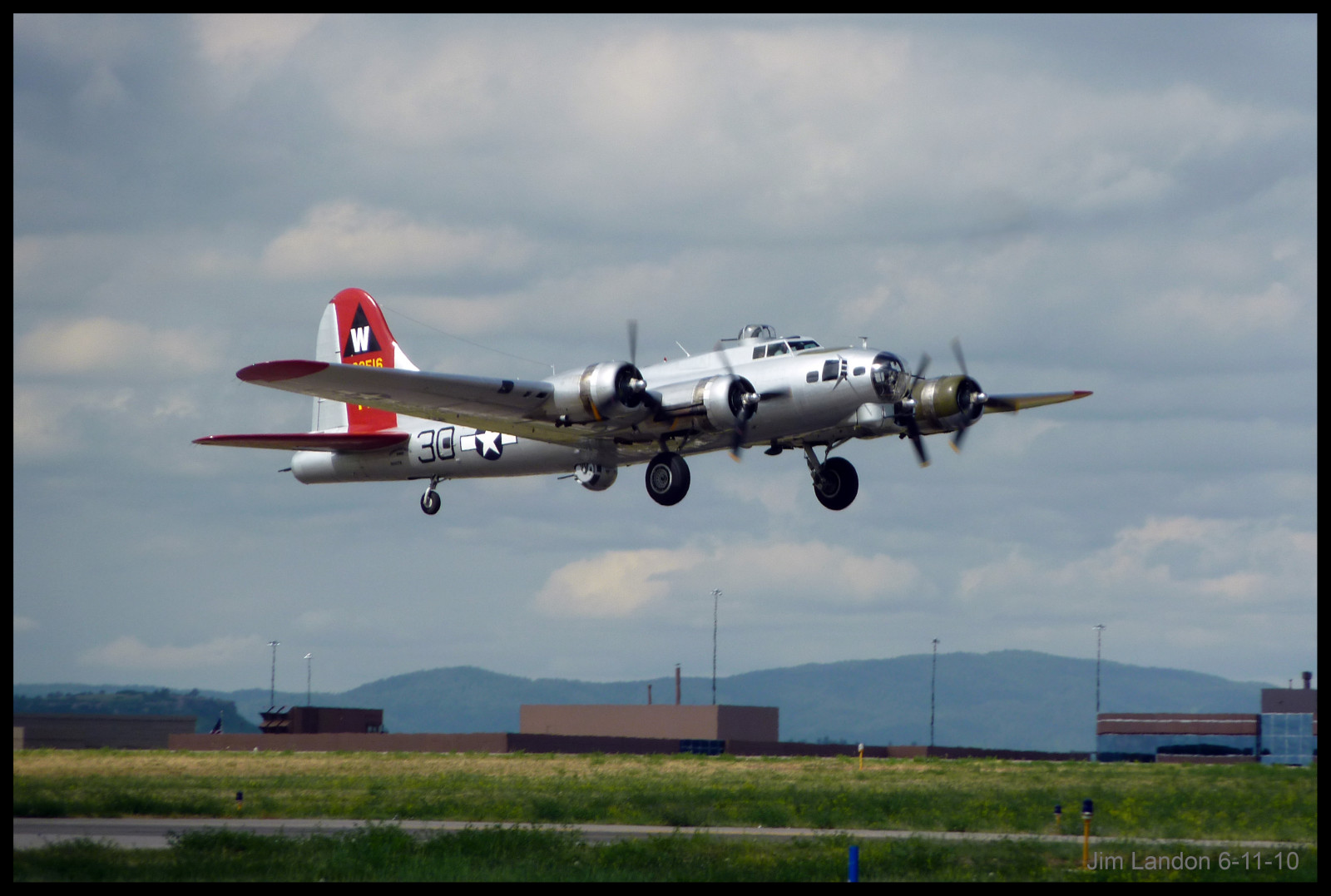 Přátelé, Spojené státy americké, Amerika, Photoshop, letadlo, letoun, lumix, letiště, válka, Colorado, Spojené státy, letectví, válečný, druhé světové války, vzpomínky, Denver, letoun, Panasonic, Adobe, obnovit, zbraň, Paměť, 2. světové války, obnovena, obnovení, uchovaný, apa, Bombardér, amatér, lihovar, zachovat, EAA, Radiální, aluminumovercast, druhá světová válka, Kapa, letecký, flyingmachine, radialengine, b17g, centennialairport, sooc, omot, n5017n, ysplix, dmczs3, landoni, thegreatlandoni, jimlandon, radialpowered