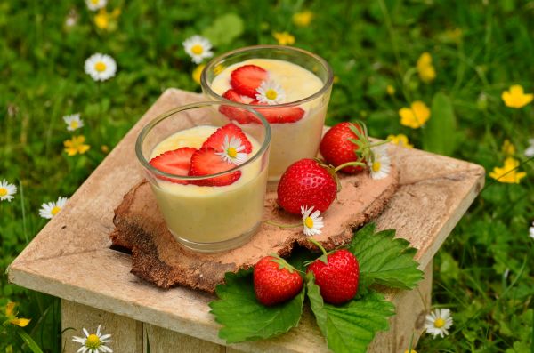 berries,flowers,strawberries,yogurt
