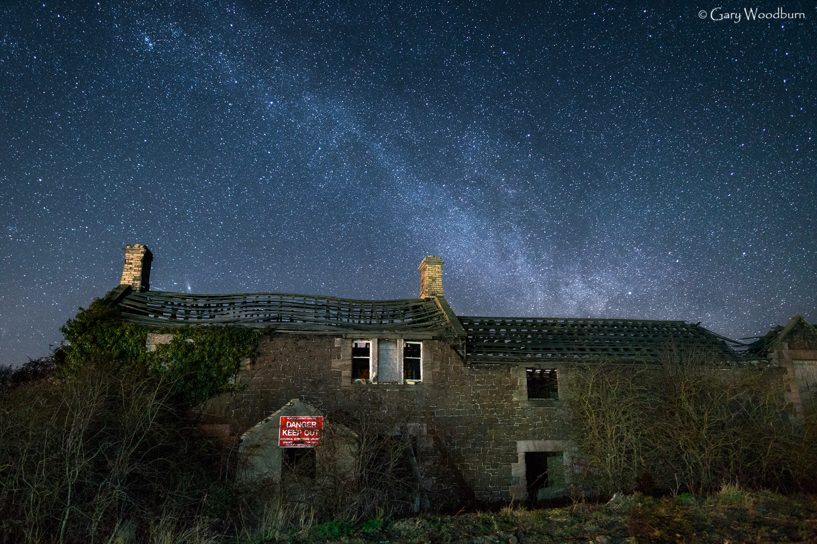 landskab, nat, natur, plads, bygning, ruin, himmel, stjerner, hus, aften, Canon, atmosfære, astronomi, midnat, Northumberland, Sky, træ, belysning, vej, stjerne, Samyang, mørke, stenbrud, 6d, mælkeagtig, 24mm, facade, Embleton, ydre rum, himmellegeme, meteorologisk fænomen, ødelagt, stjerneklar, fænomen