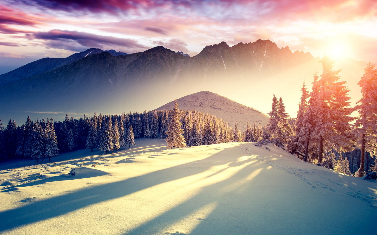 luz de sol, Árboles, paisaje, montañas, puesta de sol, naturaleza, nieve, invierno, amanecer, noche, Mañana, oscuridad, Alpes, nube, árbol, montaña, clima, amanecer, temporada, Pista, Fenómeno atmosférico, Papel pintado de la computadora, Formaciones montañosas, cordillera