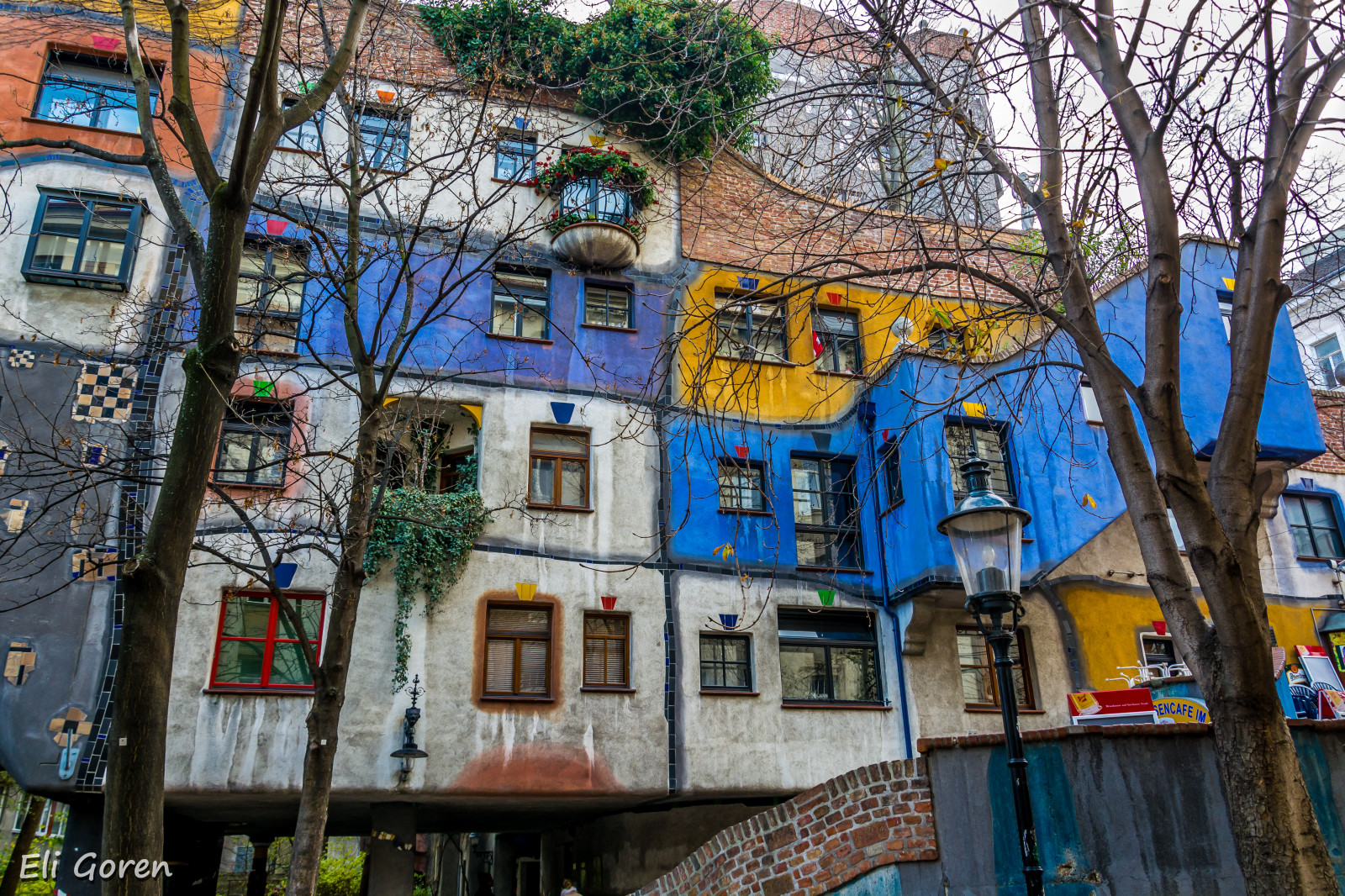 město, ulice, panoráma města, silnice, Dům, Cestovní ruch, město, Rakousko, Vídeň, nástěnná malba, Hundertwasser, 2014, UMĚNÍ, barva, centrum, fasáda, wien, urban area, vodní, lidské osídlení, sousedství, eligoren, hundertwasserhouse