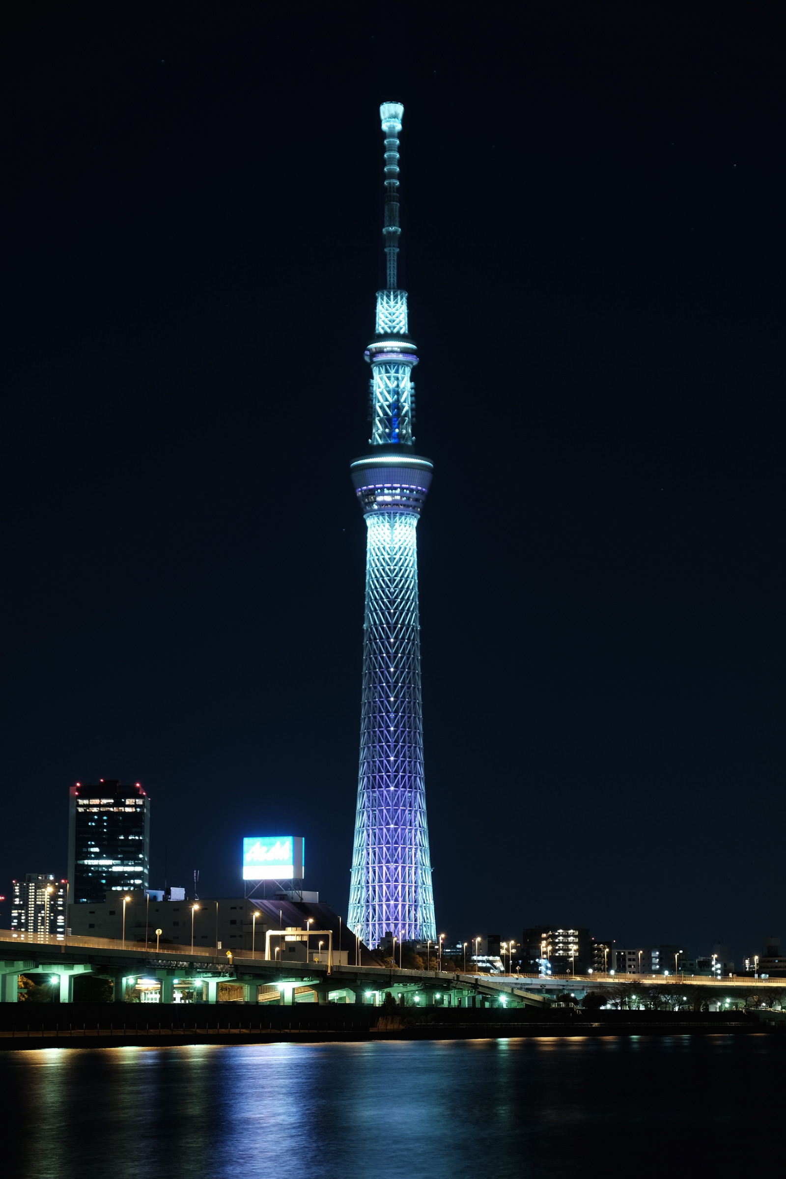 by, bybilledet, nat, afspejling, skyline, skyskraber, tårn, skumring, metropol, Tokyo, Fujifilm, Skytree, Fujinon, milepæl, Tokyo Skytree, classicchrome, x, xt1, xf18135mmf3556rlmoiswr, xf18135mm, fuyumiyabi, hovedstadsområde, menneskelig bosættelse, højhus