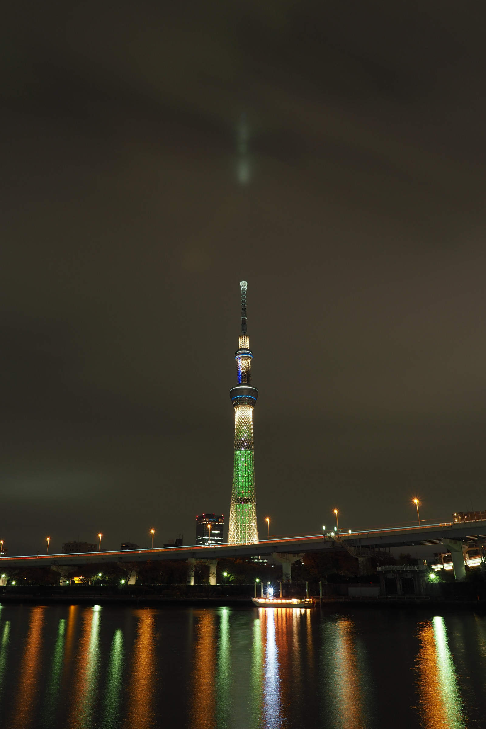 Japonsko, město, panoráma města, noc, architektura, odraz, panoráma, mrakodrap, večer, věž, most, horizont, soumrak, Pero, Tokio, Olympus, jp, Skytree, světlo, mrak, zakalený, svítání, osvětlené, osvětlení, CC, tma, mezník, Tokyo Sky Tree, 12mmf20, mzuiko, penf, ZUIKO, mzuikodigitaled12mmf20, champagnetree, CreativeCommons, Atmosféra Země