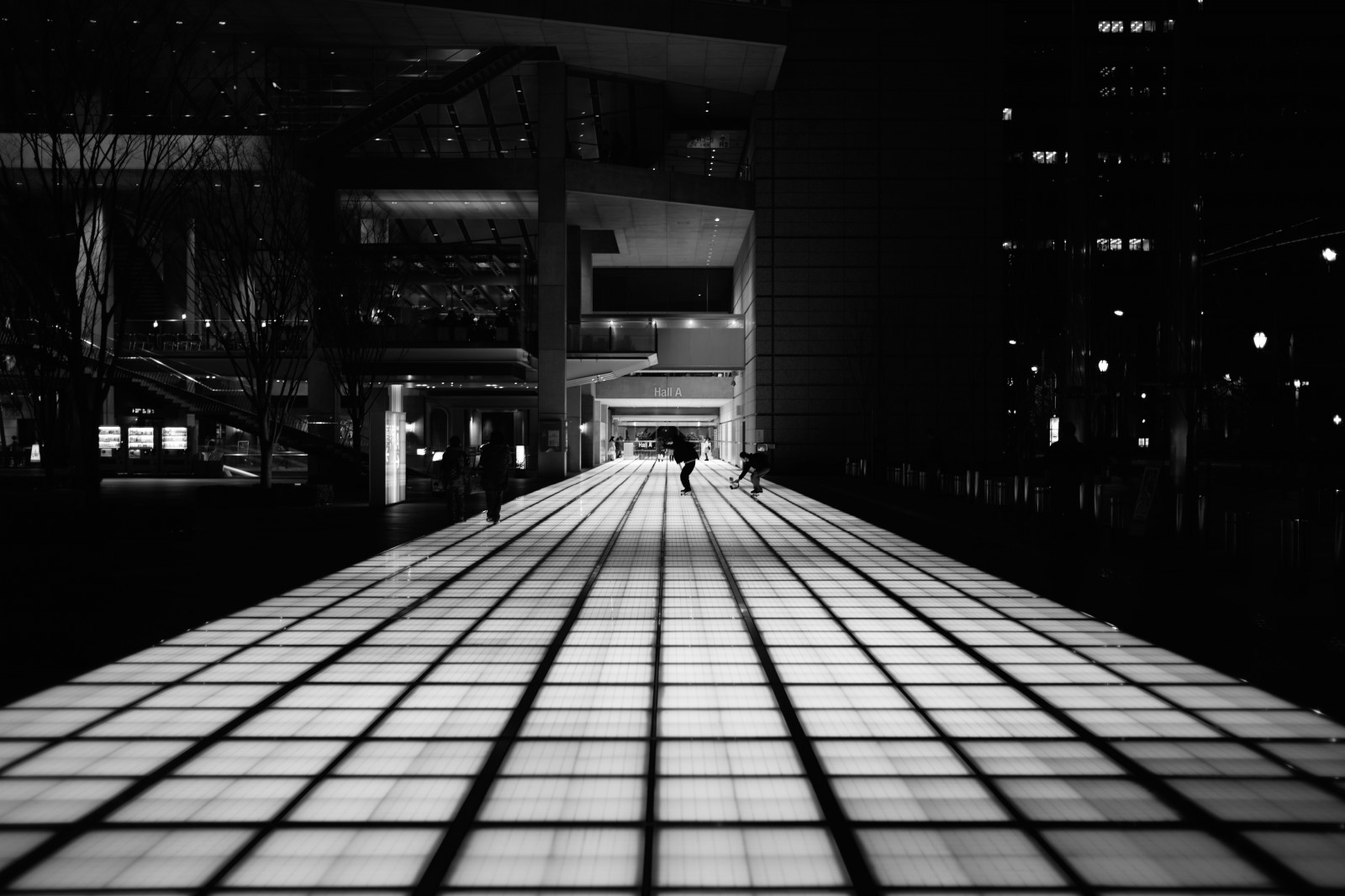 hvid, sort, monokrom, gade, bybilledet, nat, skygge, fotografering, symmetri, Leica, Tokyo, M, lys, bw, belysning, form, linje, mørke, tokyointernationalforum, Yurakucho, Summicron, summicron1235mm, type240, sort og hvid, monokrom fotografering, film noir