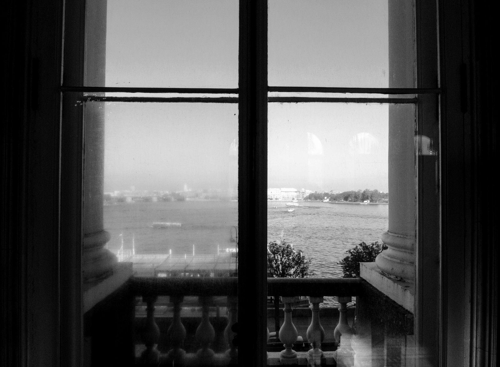 bílý, Černá, černobílý, okno, ulice, Dům, Vzhled interiéru, světlo, příběhy, dlux4, tvar, fotografie, tma, obraz, Černý a bílý, monochromatické fotografování