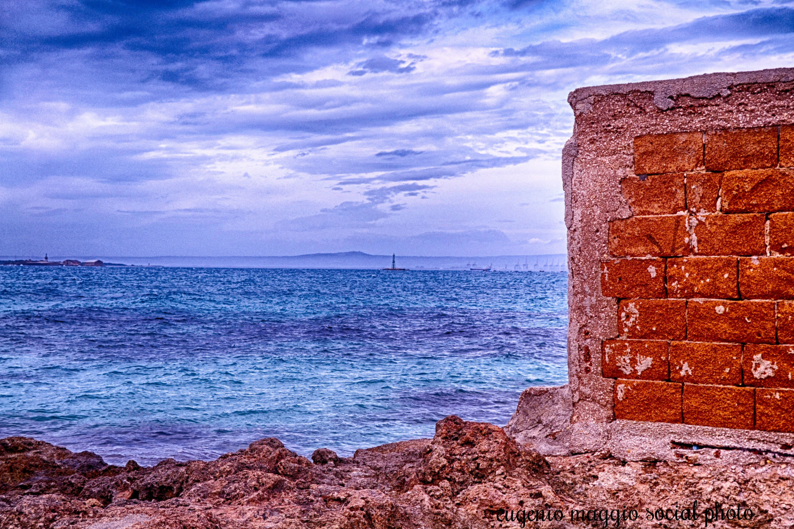 muro, stěna, Mattoni, Cihlový, cihly, kobyla, moře, marjonio, marionio, Jónské moře, taranto, puglie, Italia, mediterraneo, Středozemní moře, Itálie, Nikon, nikond3100, cielo, Nubi, nebe, mraky, útes, Scogliera, Scoglio