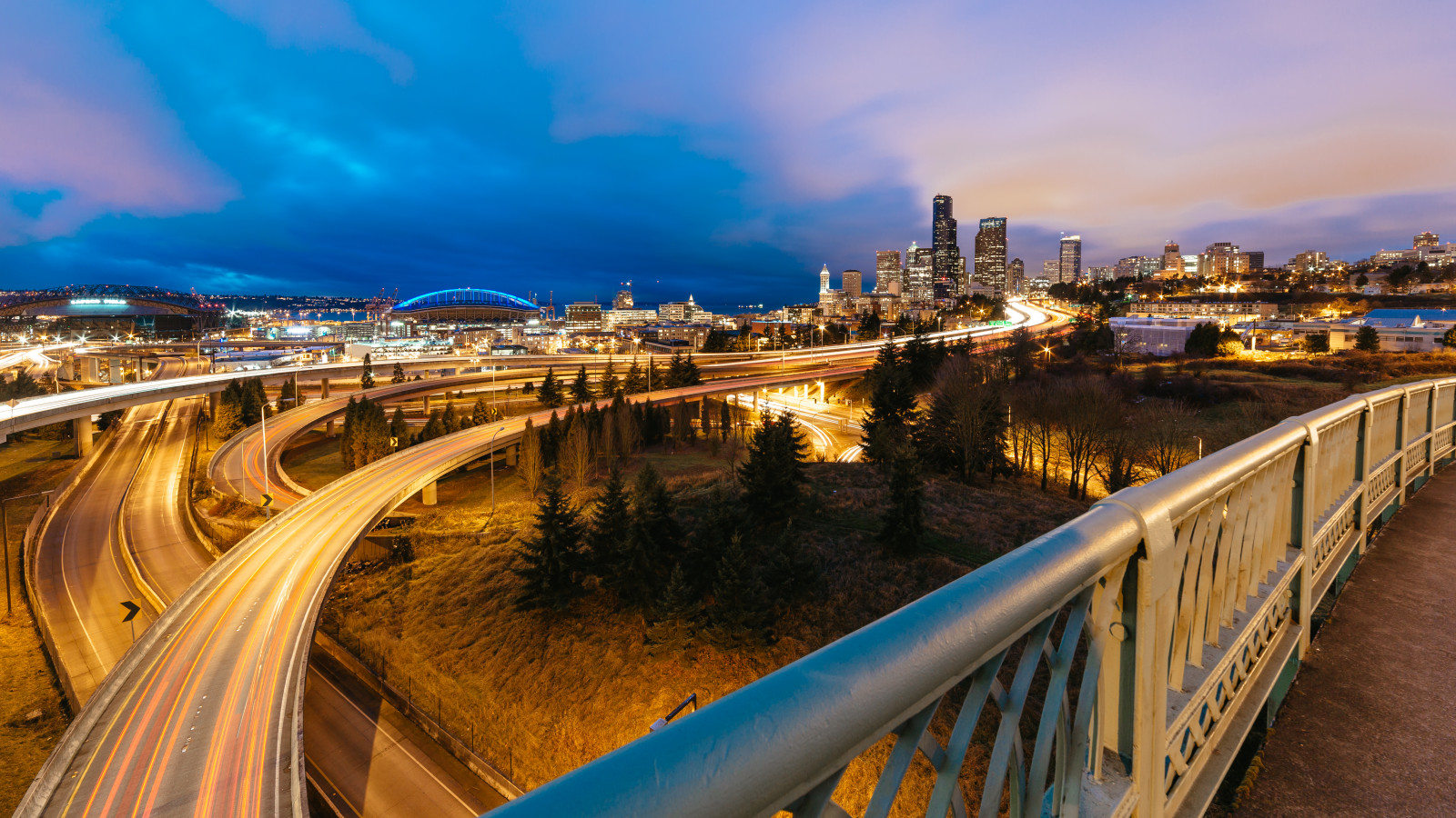 panoráma města, město, urban area, Metropolitní oblast, mezník, nebe, panoráma, most, odraz, metropole, řeka, večer, noc, centrum, soumrak, horizont, voda, fixed link, mrakodrap, silnice, krajina