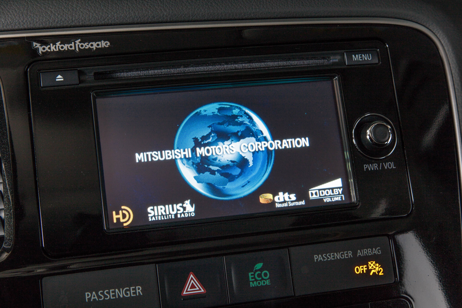 auto, vozidlo, 2015, mitsubishi, elektronika, volant, limuzína, netcarshow, netcar, obrázky vozidel, photo auto, Outlander SE US verze, multimédia, pozemní vozidla, automobilový exteriér, automobil make, rodinný vůz, sportovní užitkové vozidlo, střední velikost auta, audio vozidlo