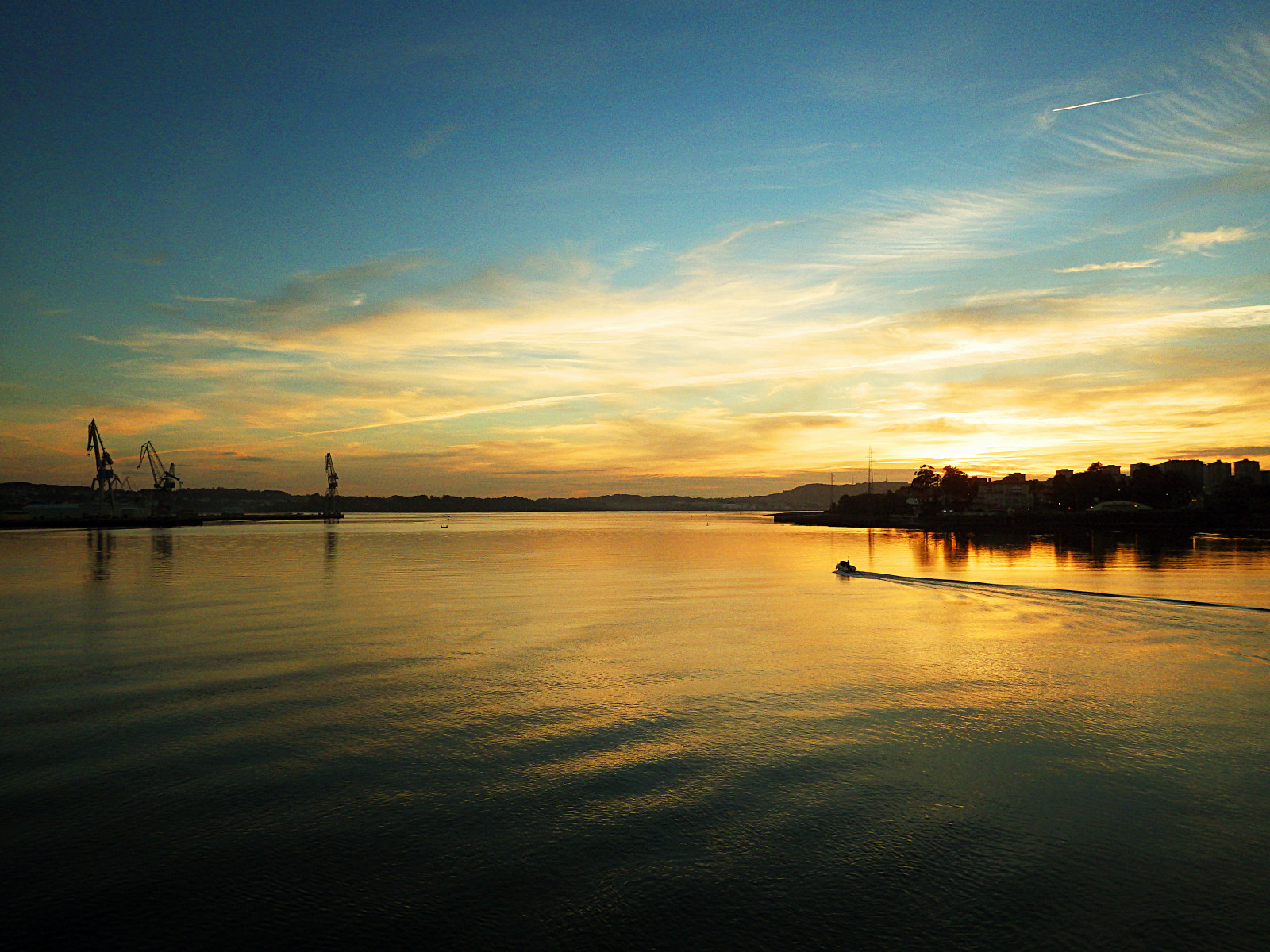 slunečnímu záření, krajina, loď, loď, západ slunce, moře, jezero, voda, pobřeží, odraz, nebe, svítání, uklidnit, večer, ráno, most, řeka, horizont, atmosféra, soumrak, loděnice, odpoledne, banka, pentax, plachtění, mrak, svítání, oceán, mar, atardecer, puente, Ocaso, Barco, jeřáb, nádrž, ria, jezero, vodní, odlesk, červená obloha v dopoledních hodinách, ústí, vstupní, doky, Abraham, mqtrf, loděnice, grua, Ferrol, Navegando, Pias, Astillero, Wg3