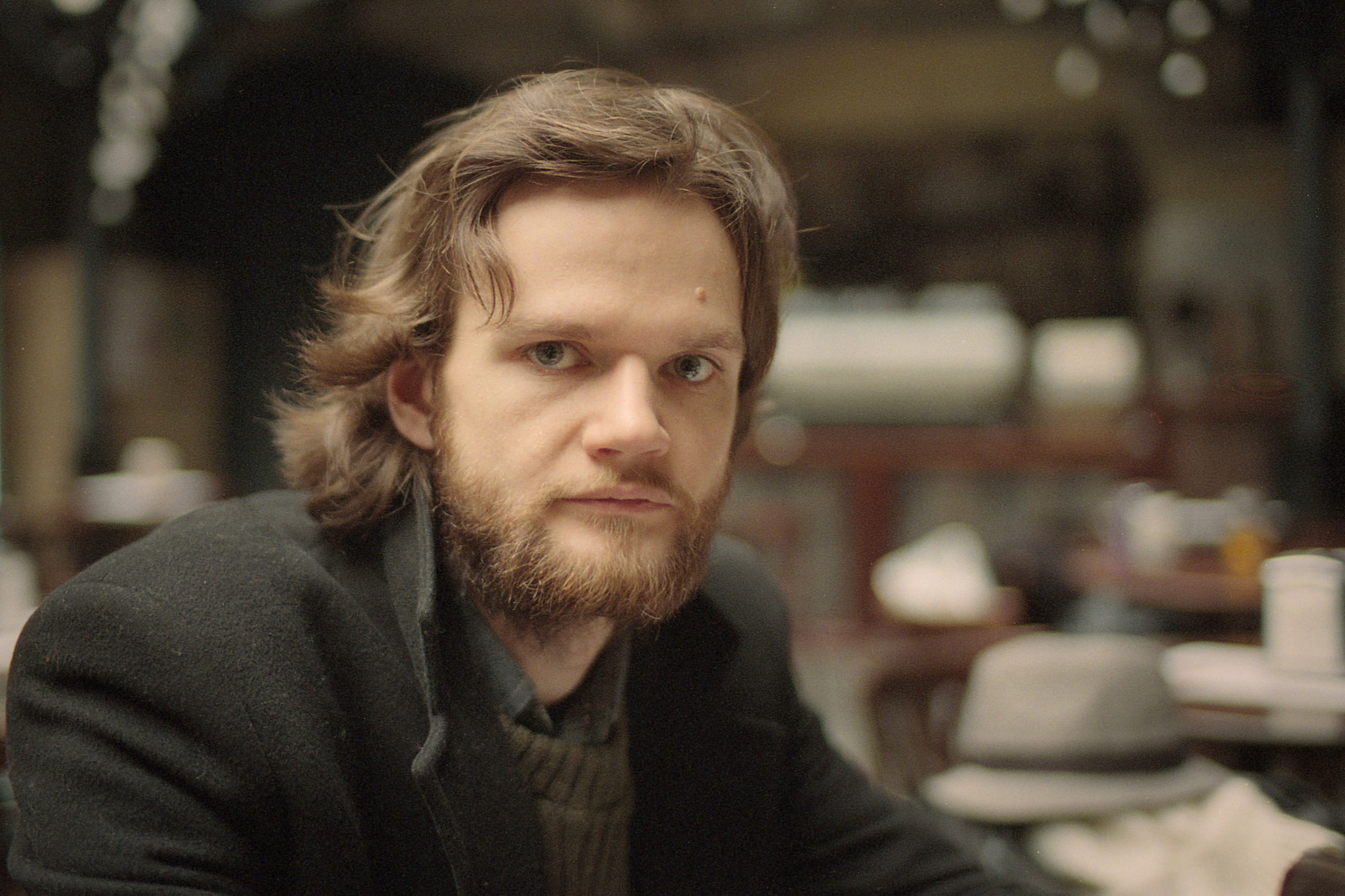 lidé, portrét, vlasy, Osoba, fotoaparát značky kodak, hlava, Lviv, CZ, muž, vousy, analogový, Zeiss, film, Distagon, 35mmfilm, expiredfilm, mužský, Contax, ultramax400, Ruč, f20, mimika, vousy, colorfilm, cy, 1435, cymount, shootfilm, s2, contaxs2, distagon35mmf14, contaxzeiss, enjoyfilm, kolega