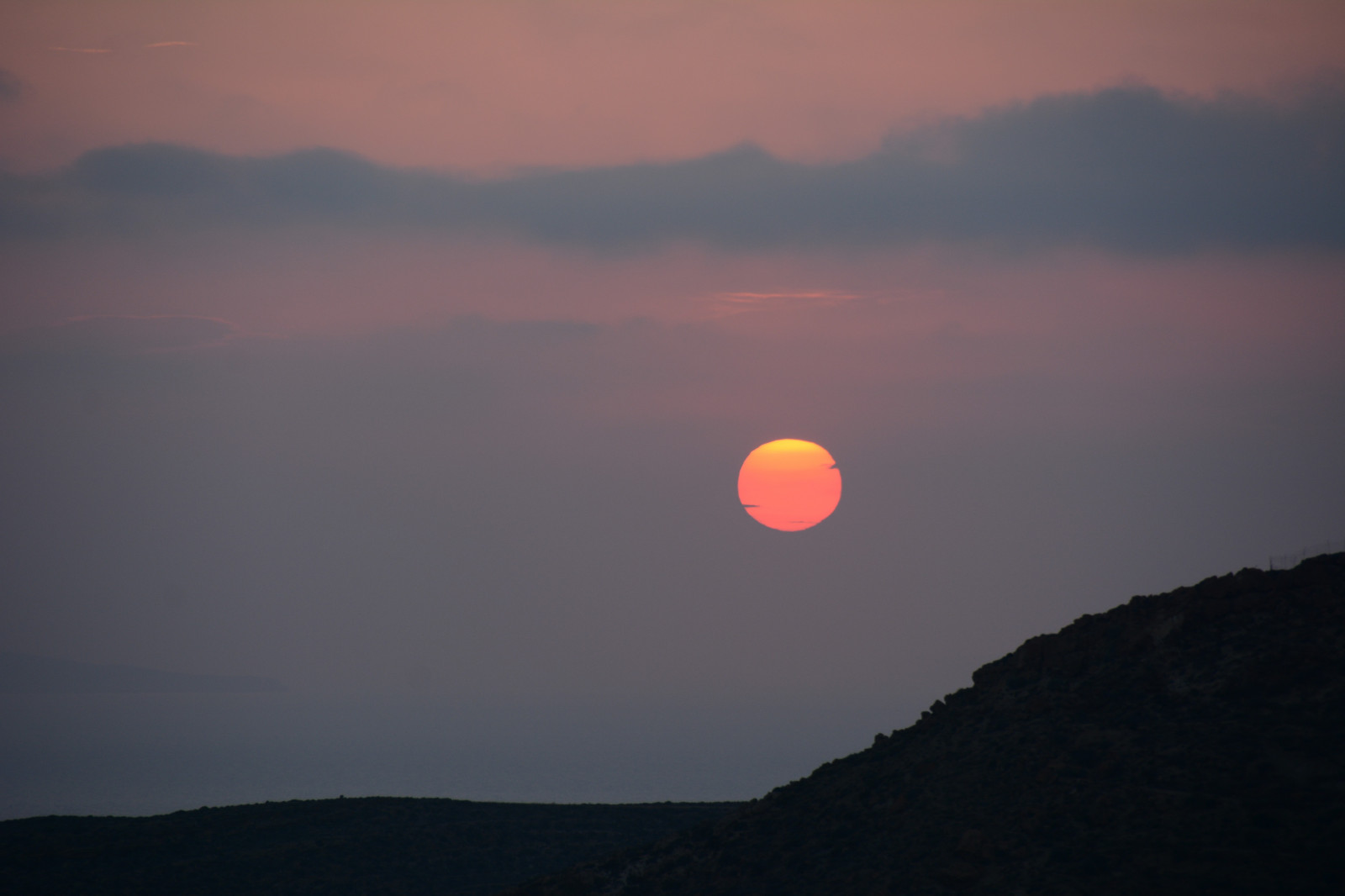 sollys, landskab, solnedgang, himmel, solopgang, Måne, aften, morgen, Sol, horisont, atmosfære, skumring, lys, Sky, bjerg, daggry, atmosfærisk fænomen, atmosfære af jord, efterglød, himmellegeme