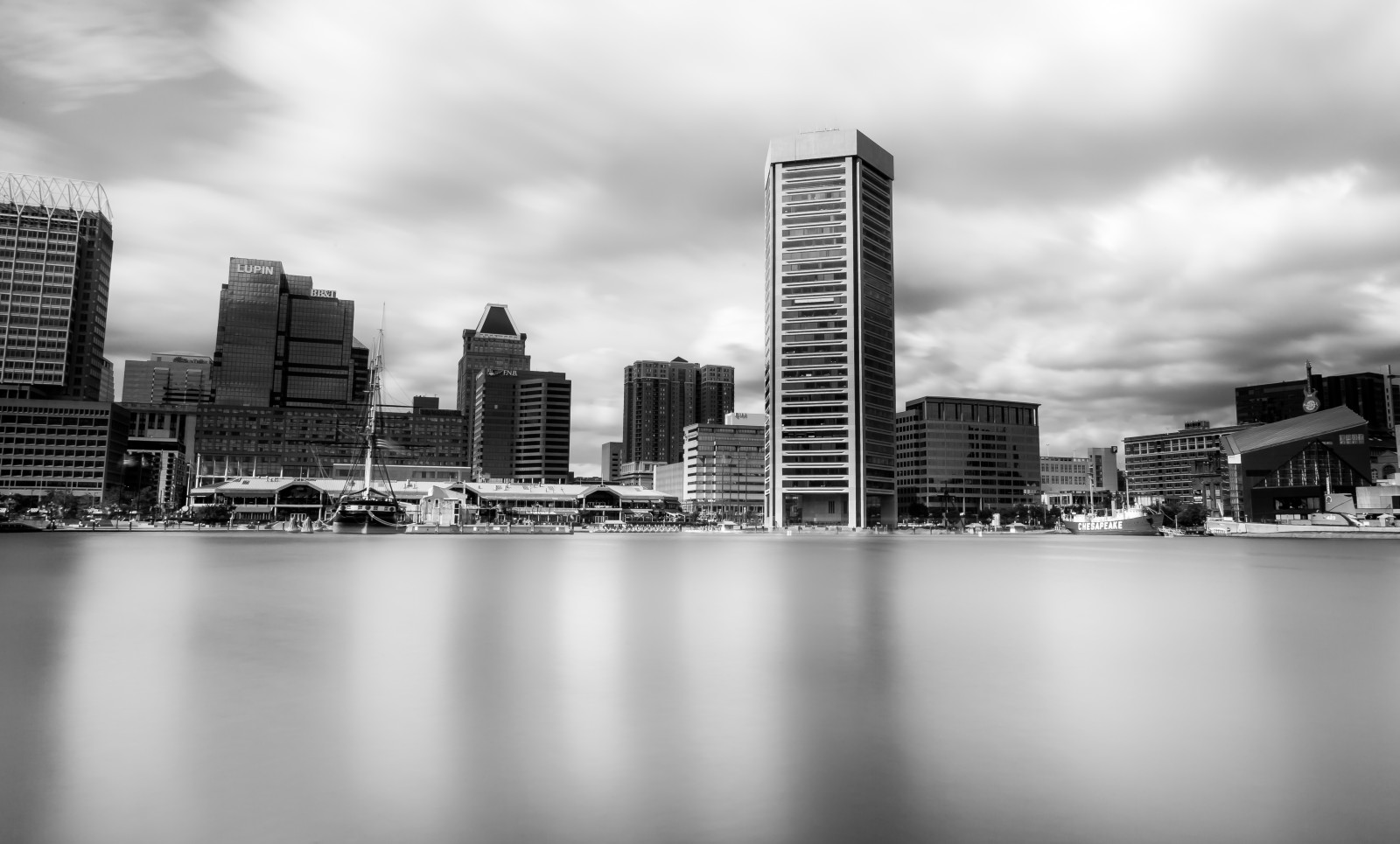 hvid, sort, monokrom, by, bybilledet, vand, by-, afspejling, himmel, fotografering, skyline, skyskraber, Canon, filter, horisont, Baltimore, metropol, sort og hvid, longexposure, 5dmarkii, downtown, 24105, høj, nøgle, byområde, sort og hvid, monokrom fotografering, hovedstadsområde, menneskelig bosættelse, geografisk funktion, højhus