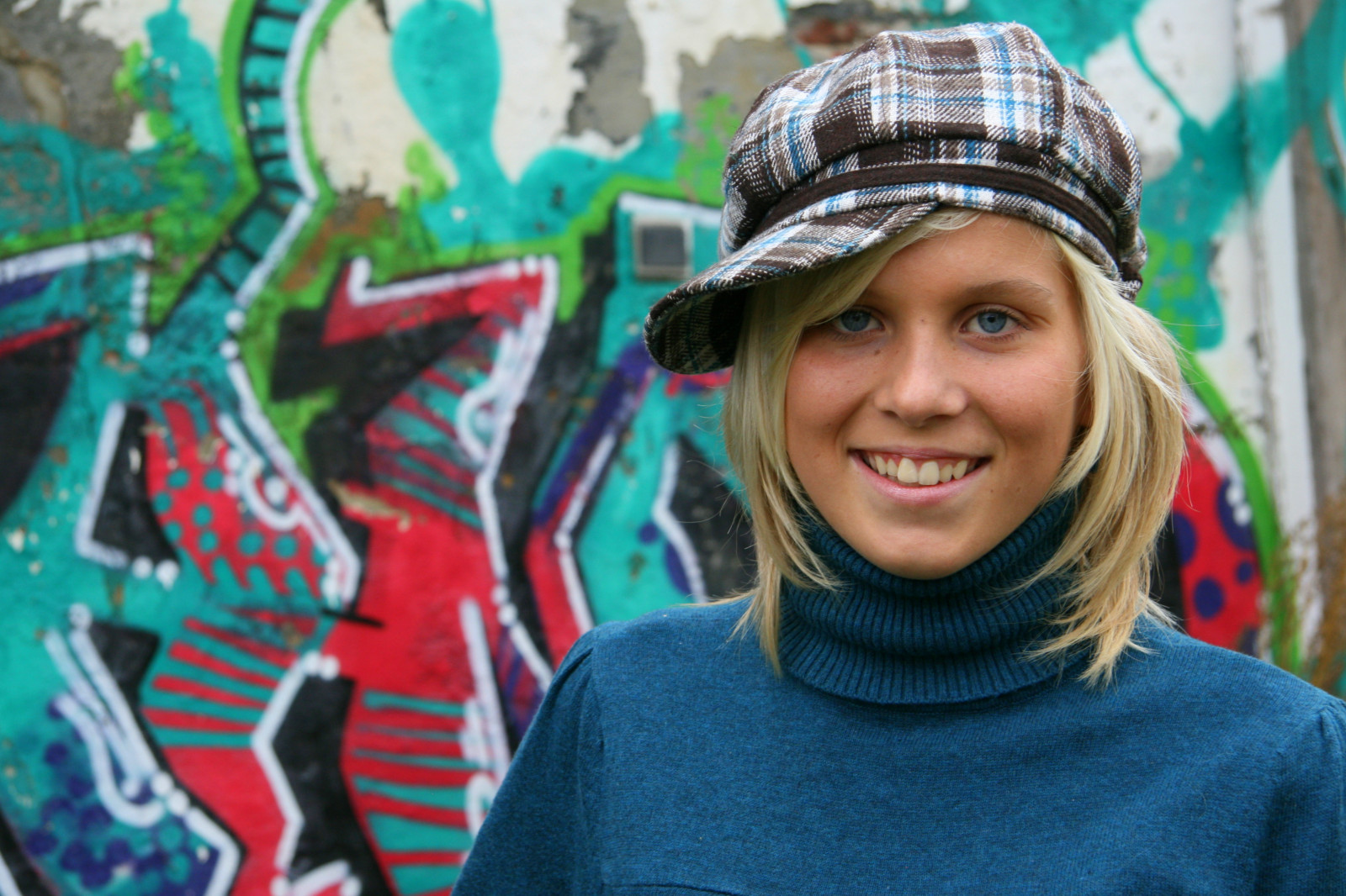 pokrývka hlavy, módní doplněk, dívka, usměj se, produkt, zábava, víčko, chladný, UMĚNÍ, čepice, strom