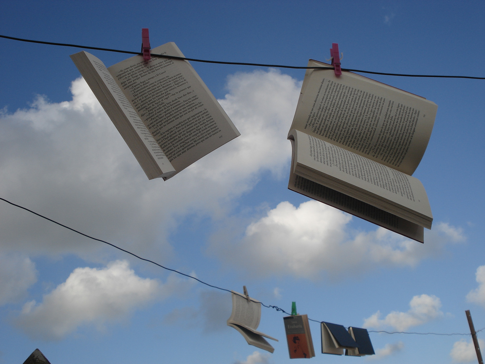 die Architektur, Gebäude, Himmel, Bücher, Säbel, Wolke, Cielo, Tender, Tagsüber, Cel, Libros, Llibres, Lecturas, Llig