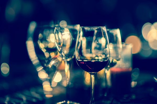 light,f14,glass,wine,bokeh,85mm