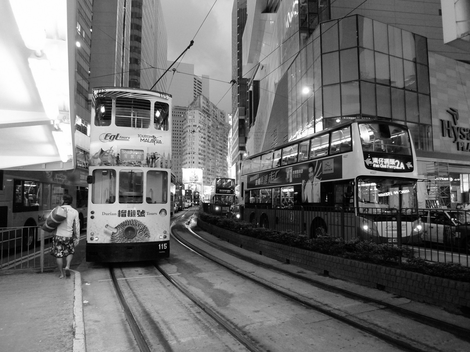 černobílý, město, ulice, panoráma města, vozidlo, silnice, tramvaj, doprava, elektřina, příběhy, dlux4, dráha, urban area, Černý a bílý, monochromatické fotografování, Metropolitní oblast, veřejná doprava, kolejová vozidla