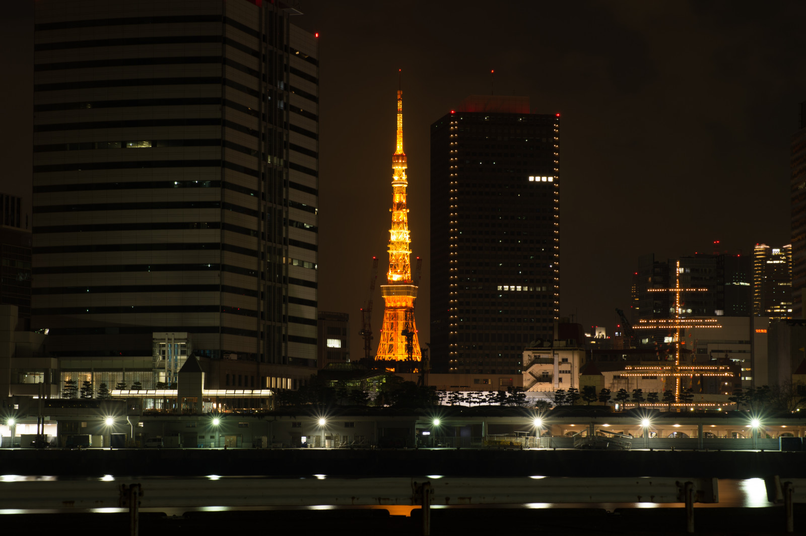Japan, by, bybilledet, nat, arkitektur, afspejling, skyline, skyskraber, aften, tårn, Nikon, skumring, metropol, Tokyo, Jp, lys, downtown, NIKKOR, belyst, belysning, milepæl, Tokyo Tower, afs105mmf14eed, afsnikkor105mmf14eed, df, byområde, hovedstadsområde, menneskelig bosættelse, højhus
