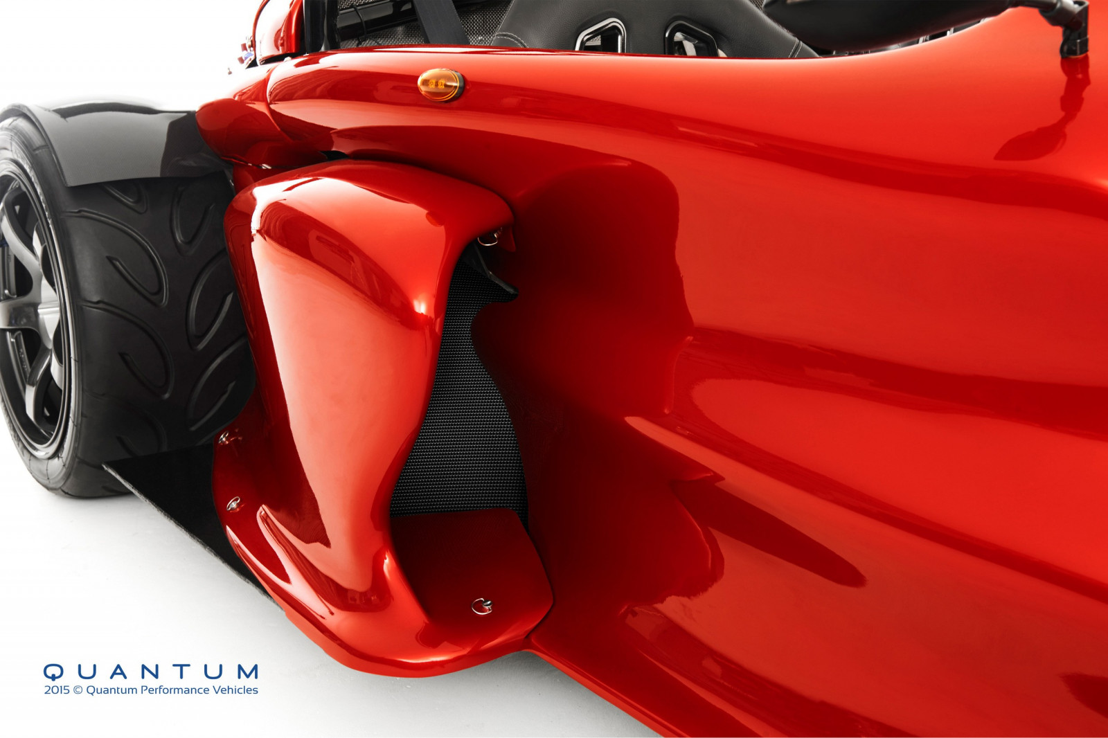 auto, Červené, vozidlo, sportovní auto, 2015, netcarshow, netcar, obrázky vozidel, photo auto, kolo, kvantum, GP700, superauto, pozemní vozidla, automobilového designu, závodní auto, automobil make, koncept vozu, luxusní vůz