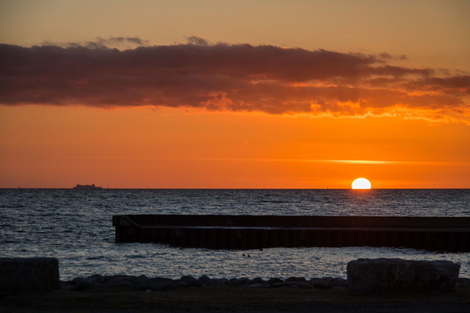 แสงแดด, พระอาทิตย์ตก, ทะเล, อ่าว, น้ำ, ฝั่ง, ท้องฟ้า, เมฆ, ชายหาด, พระอาทิตย์ขึ้น, ตอนเย็น, เช้า, ชายฝั่ง, ดวงอาทิตย์, ขอบฟ้า, พลบค่ำ, เมฆ, รุ่งอรุณ, มหาสมุทร, คลื่น, himmel, solnedg ng, Vatten, hav, ลินคอล์น, smygehuk, สายัณห์, คลื่นลม