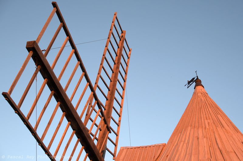 สถาปัตยกรรม,อาคาร,ท้องฟ้า,สมมาตร,หอคอย,ธง