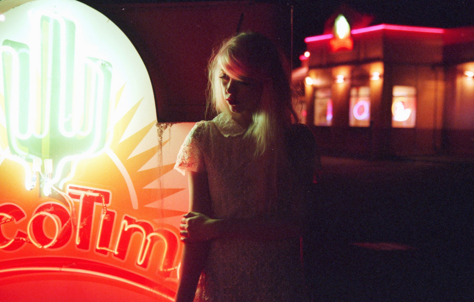 ženy, neon, neonový nápis, ženy venku