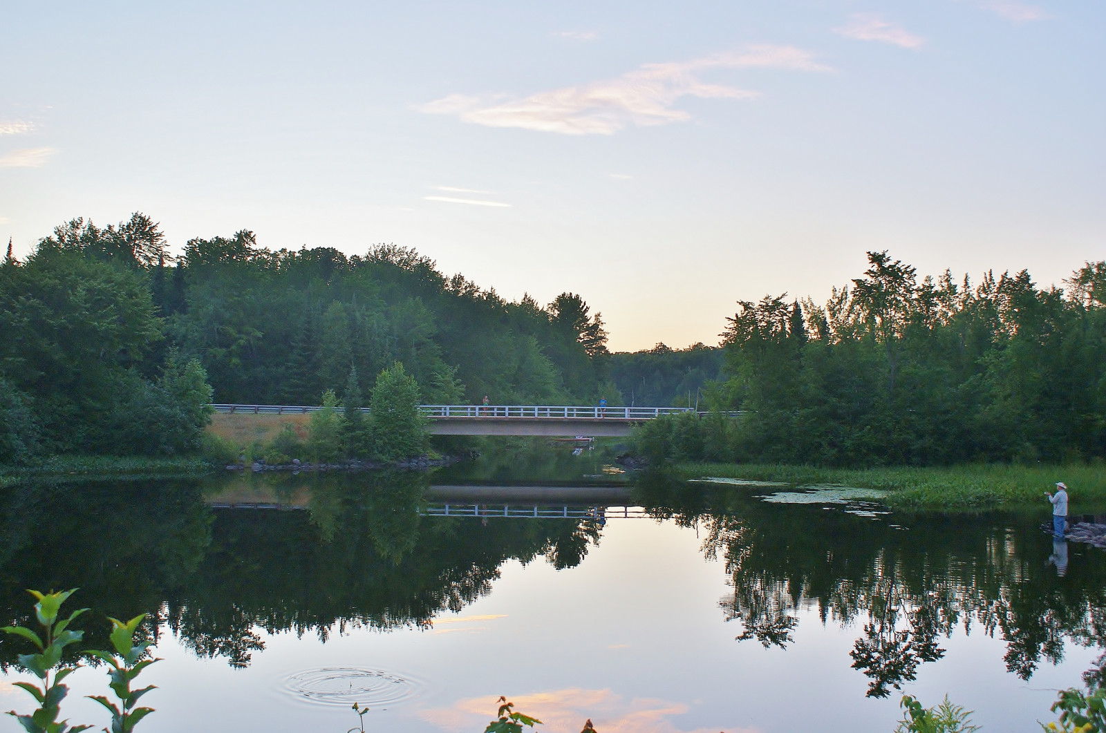 slunečnímu záření, krajina, západ slunce, jezero, voda, Příroda, odraz, tráva, nebe, uklidnit, večer, ráno, most, řeka, Sony, rybník, banka, Wisconsin, rybolov, mokřadní, mrak, strom, list, hrabství, svítání, rostlina, dívka, muž, železo, vodní tok, nádrž, hezký snímek, během dne, A300, jezero, vodní, tělo z vody, obchodník střižním zbožím, wi, lužní, vodní zdroje, Jezera, lacustrine plain
