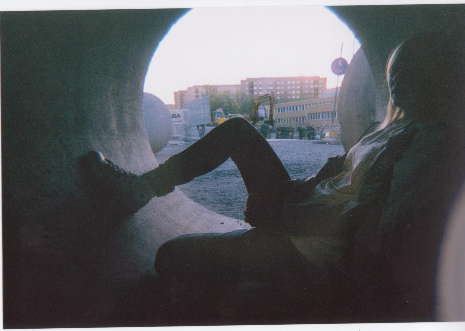 malování, sedící, fotografování, Švédsko, UMĚNÍ, světlo, dívka, tvar, fotografie, obraz, moderní umění, kryt alba, rám obrazu, disposablecamera, Liljeholmen