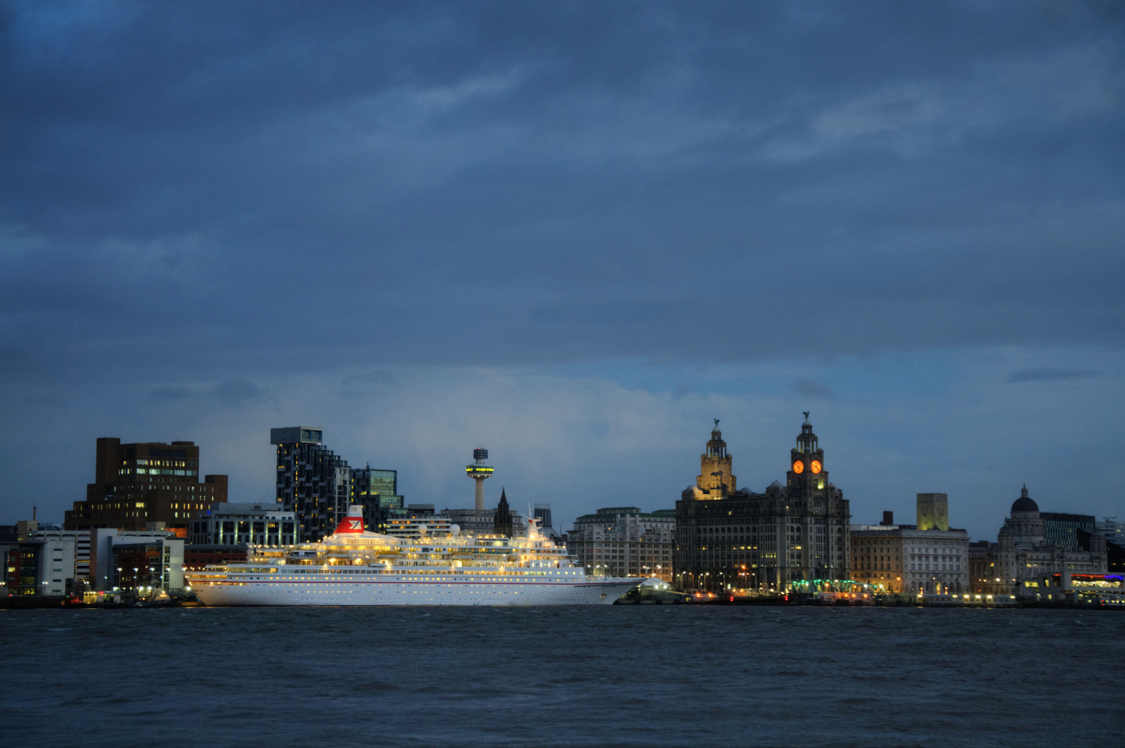 krydstogt, England, himmel, vand, vejr, færge, nat, skyer, Liverpool, flod, uden for, Europa, skib, havnefronten, overskyet, storbritannien, udendørs, transportere, threegraces, Merseyside, liverbuilding, Seacombe, weirral