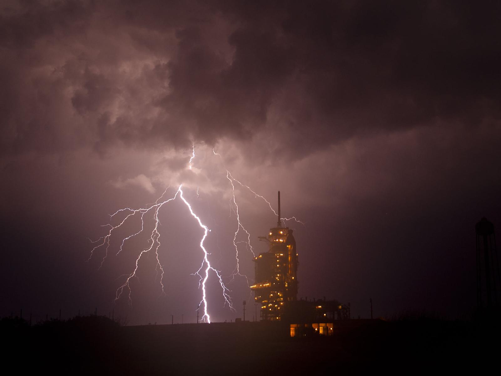 Blitz, Donner, Himmel, Gewitter, Atmosphäre, Wolke, Nacht-, Elektrizität, Phänomen, Abend, Sturm, Dunkelheit, Kumulus, Meteorologisches Phänomen, Energie, Mitternacht