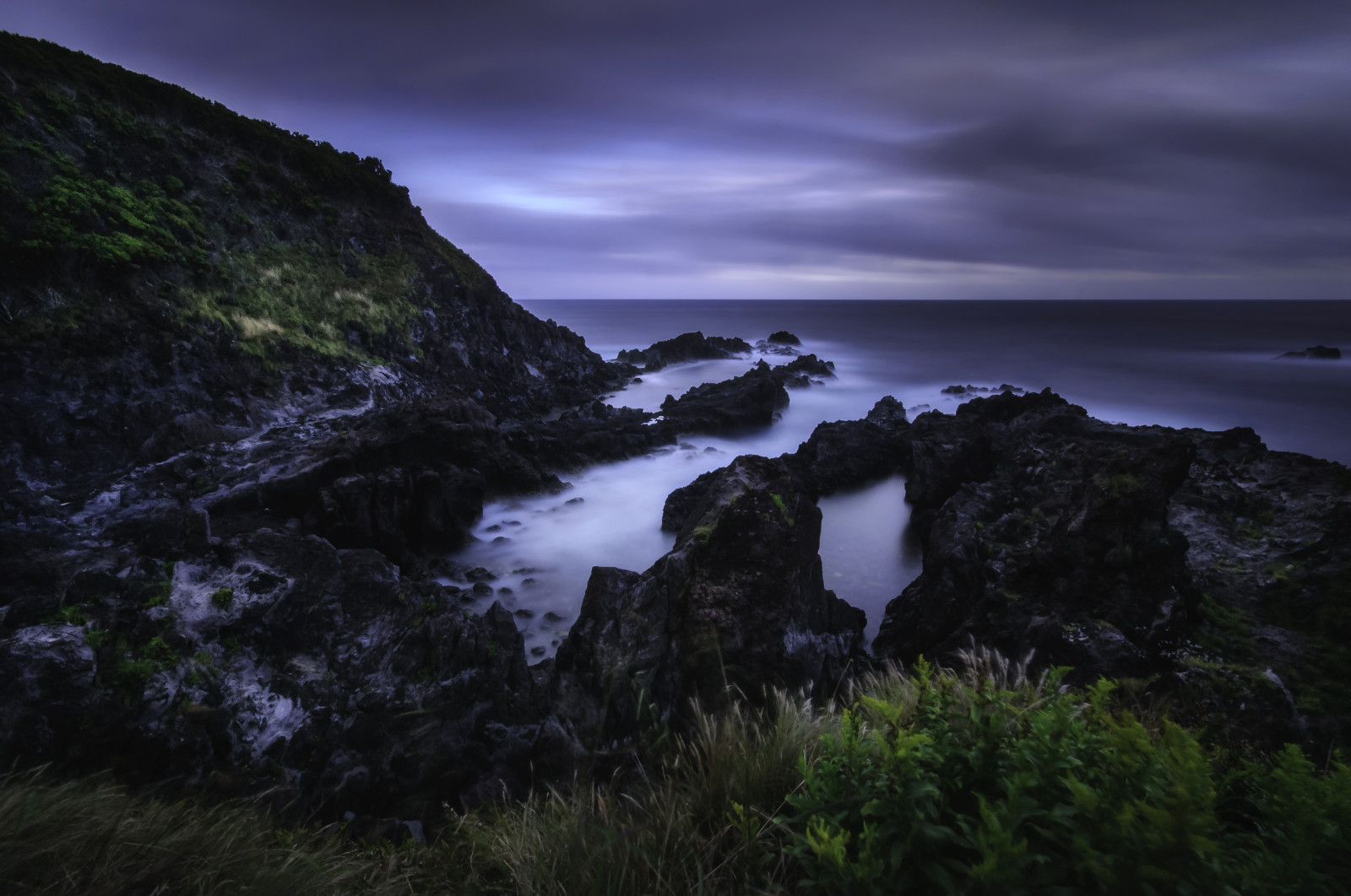 krajina, moře, záliv, kopec, voda, Skála, Příroda, pobřeží, odraz, nebe, pobřeží, útes, horizont, skály, fjord, pelerína, Evropa, soumrak, Portugalsko, Azory, Europa, Terén, longexposure, mrak, cestovat, hora, oceán, vlna, mar, flores, materiál, zátoka, ruby15, ruby20, rubyfrontpage, oceano, Paisagem, Atlantický oceán, jezero, čedič, A rudy, atmosférický jev, landform, geografický rys, tělo z vody, Viagem, longaexposi o, Enseada, oceanoatl ntico, boqueir o, santacruzdasflores, basalto